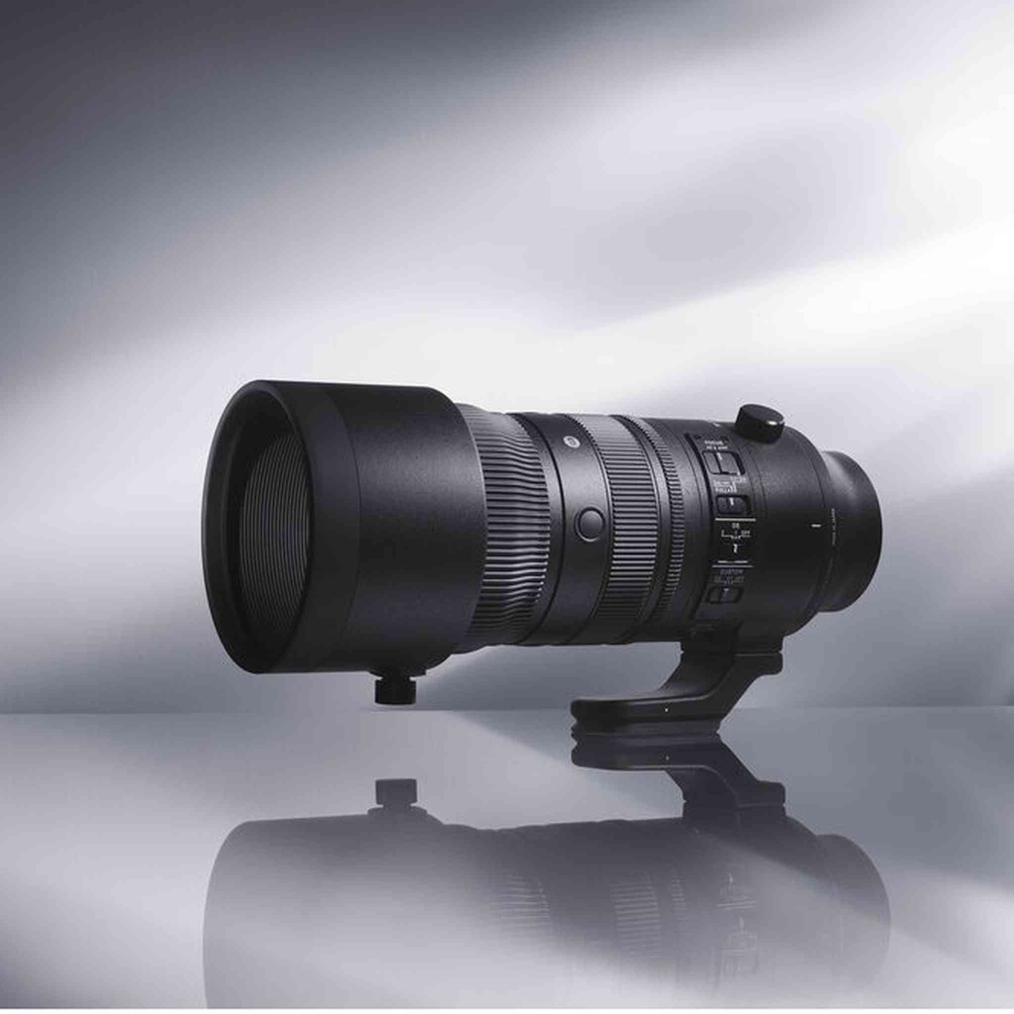 Sigma 70-200mm f/2.8 DG DN OS Sports Lens Sony E + Bundle