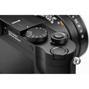 Leica Q2 Digital Camera + SF40 Flash + 2x 64GB Memory Card + More Bundle Leica