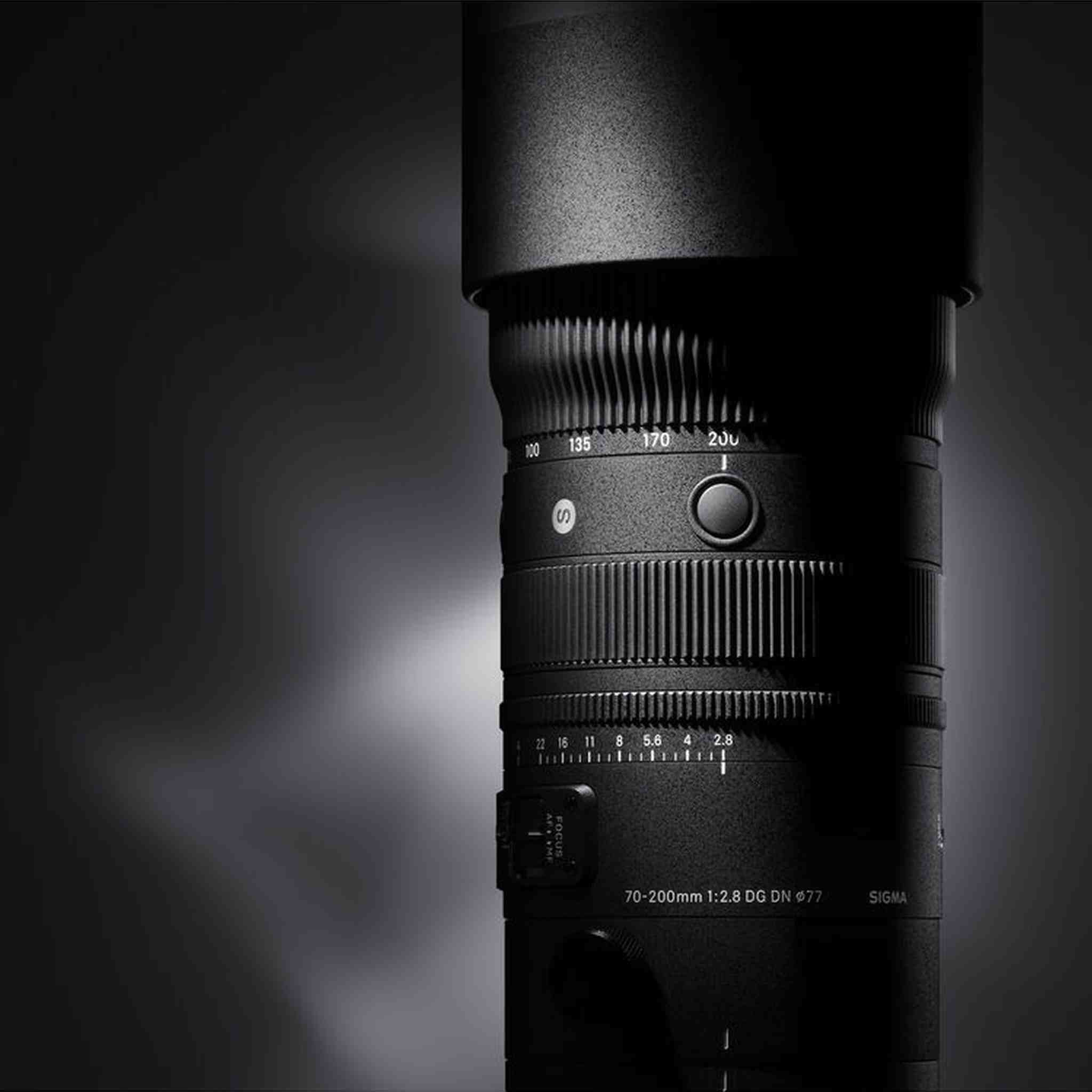 Sigma 70-200mm f/2.8 DG DN OS Sports Lens Sony E + Bundle