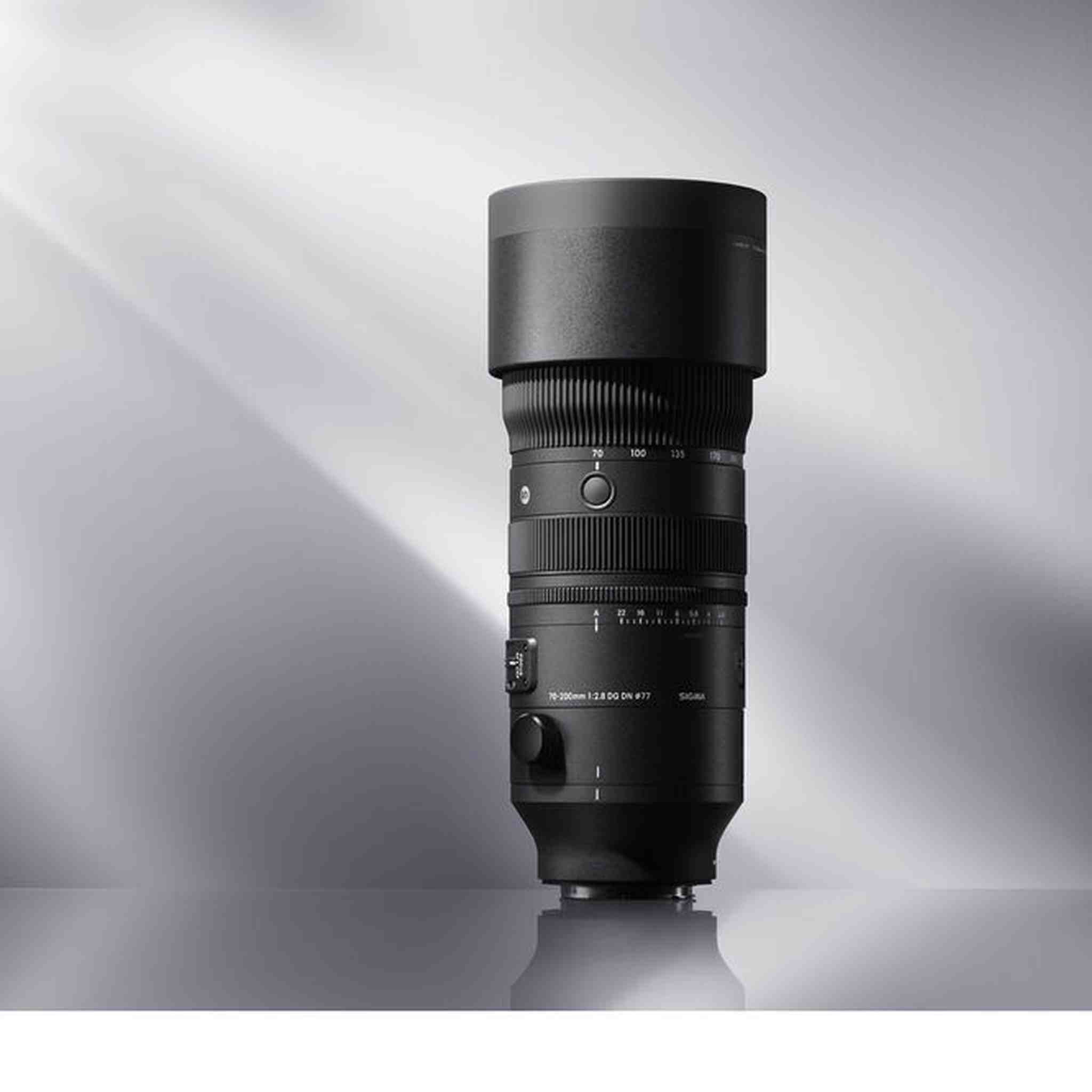 Sigma 70-200mm f/2.8 DG DN OS Sports Lens Sony E + Bundle