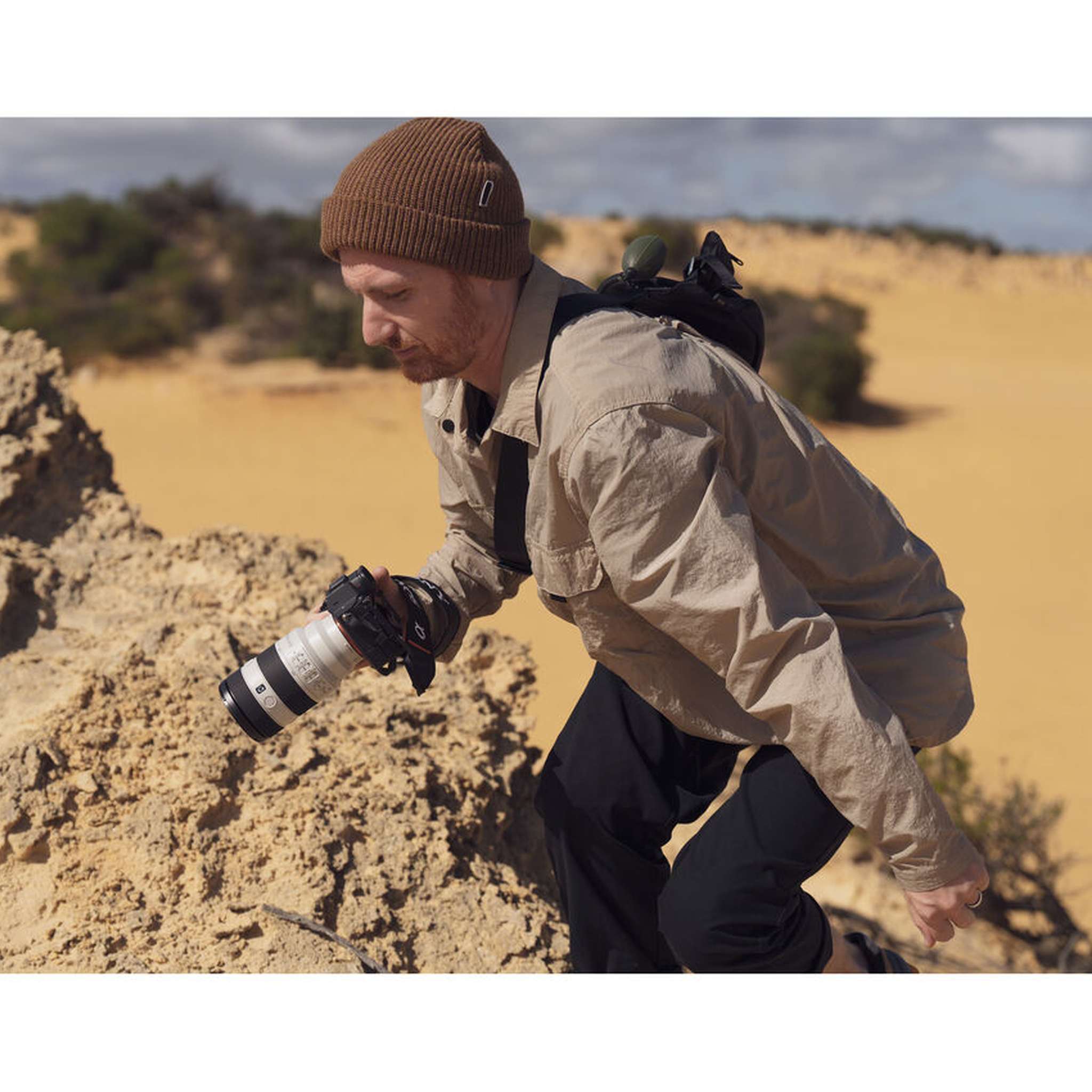 Sony FE 70-200mm f/4 Macro G OSS II Full-Frame Compact Telephoto Zoom Lens - Bundle Sony