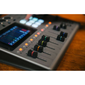 Zoom PodTrak P8 Portable Multitrack Podcast Recorder Bundle with Accessories Zoom