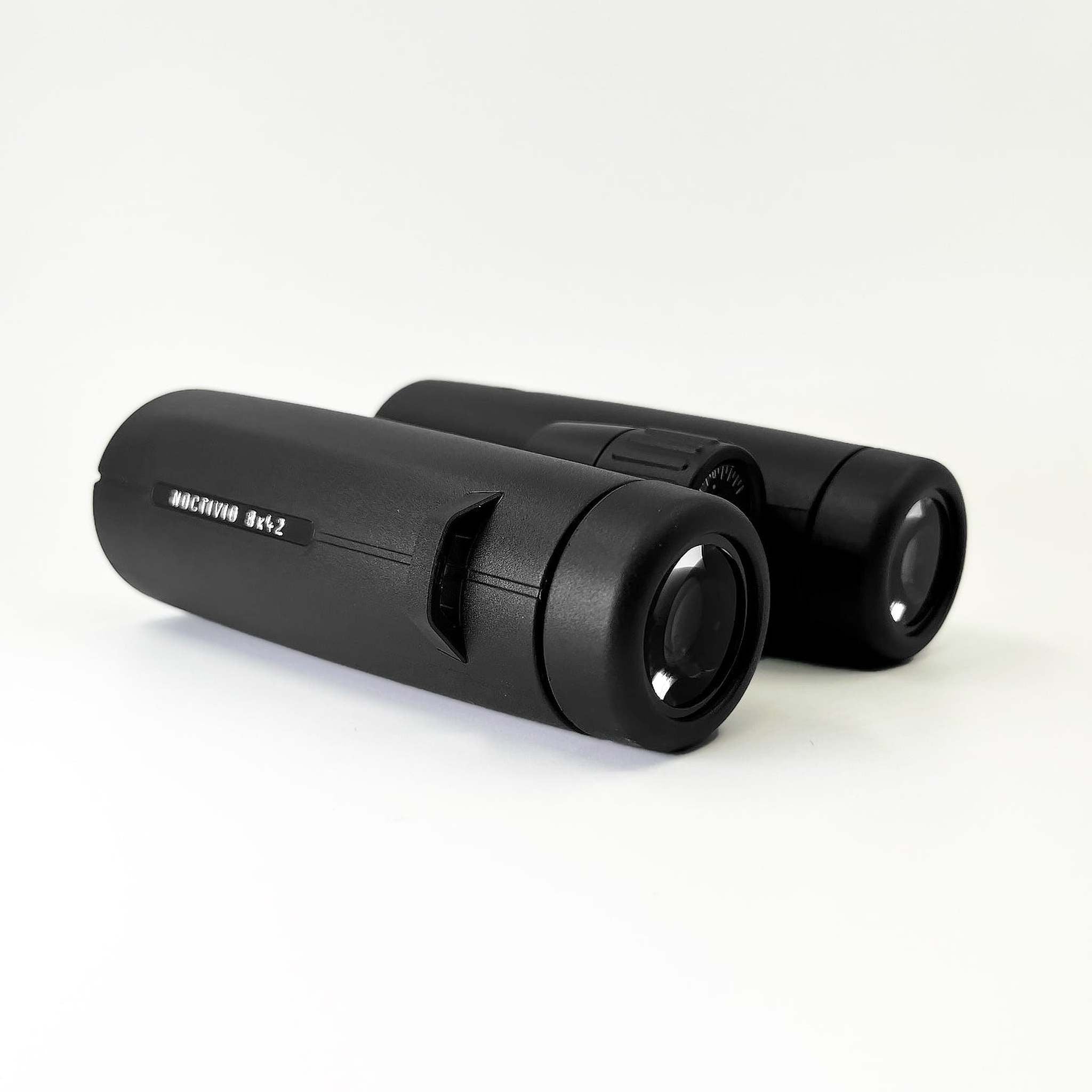 Leica 8x42 Noctivid Water Proof Roof Prism Binocular with 7.7 Degree Angle of View, Black Leica