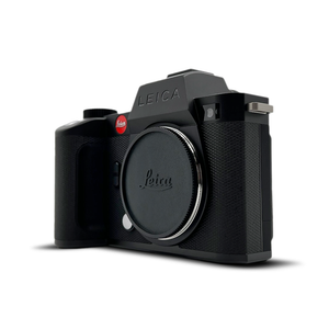 Leica SL2-S Mirrorless Digital Camera with Vario-Elmarit-SL 24-70 f/2.8 ASPH Lens Kit Leica