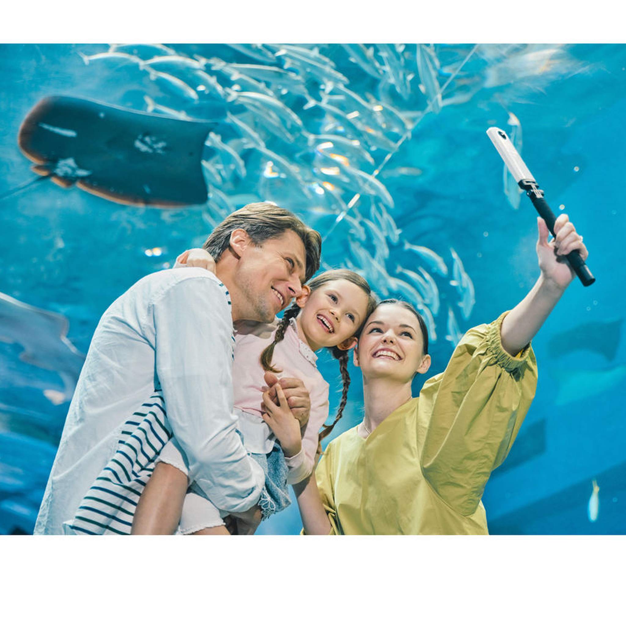 Ricoh Theta SC2 4K 360 Spherical Camera Beige with Accessory Kit