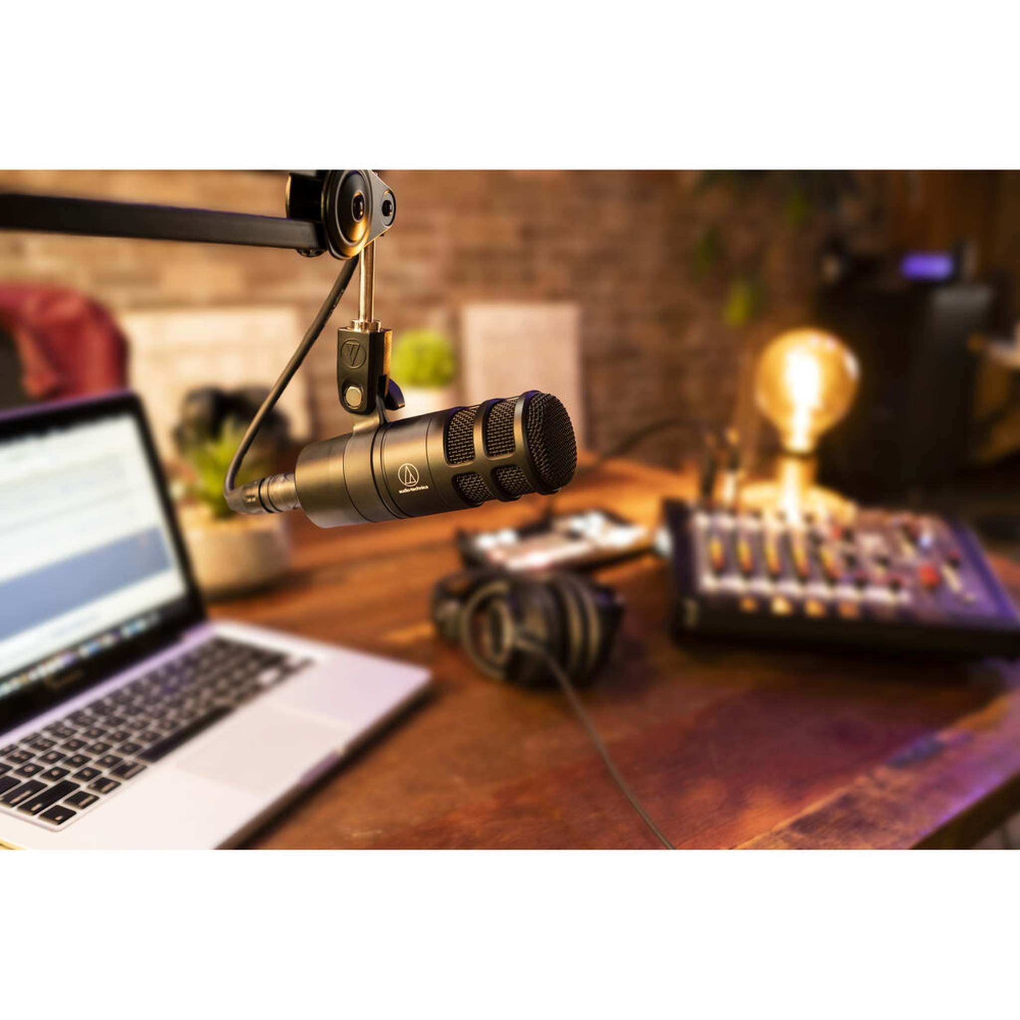 Audio-Technica AT2040 Hypercardioid Dynamic Microphone with Accessory Kit