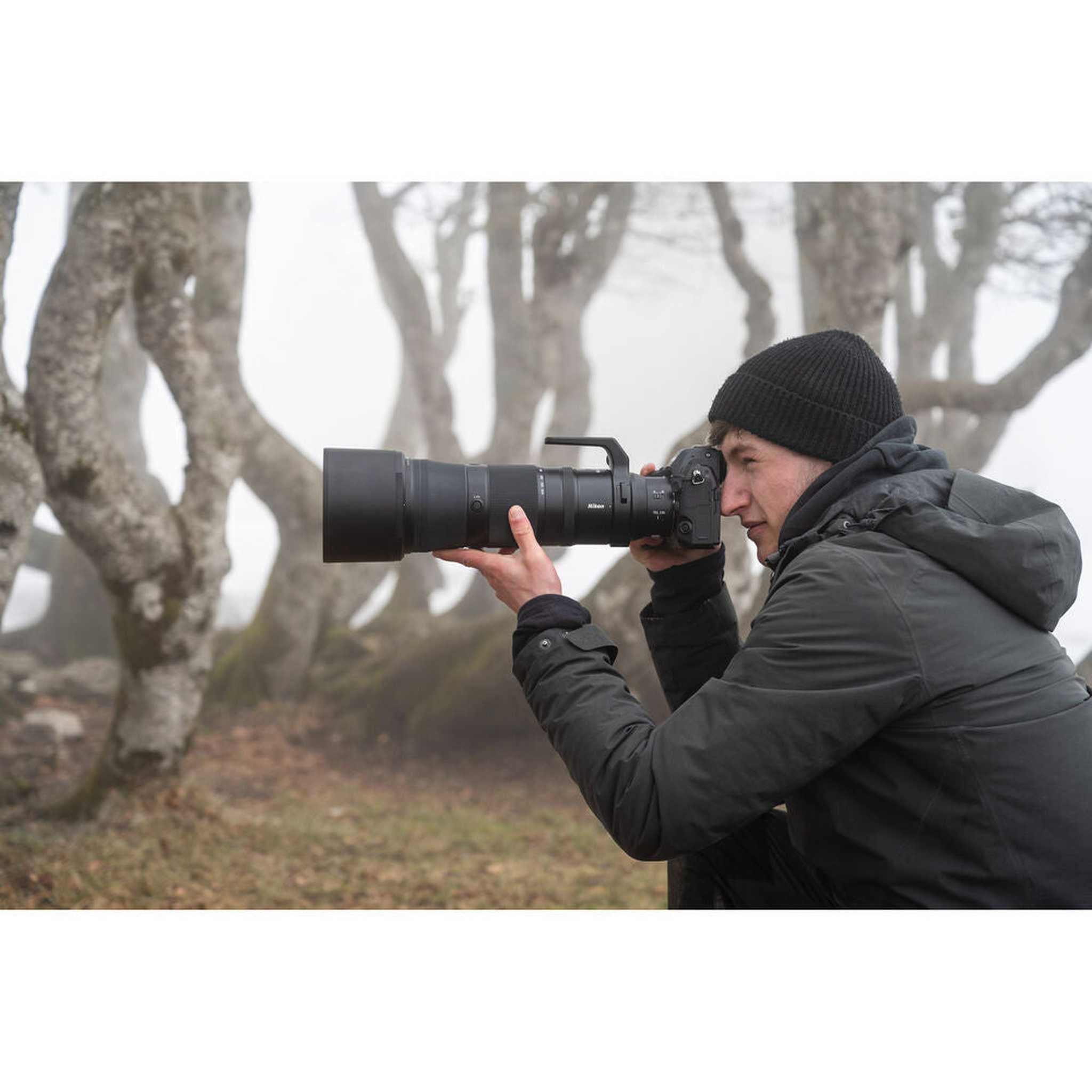 Nikon NIKKOR Z 180-600mm f/5.6-6.3 VR Lens Nikon Z 20117 + FTZ II Adapter Bundle International Version