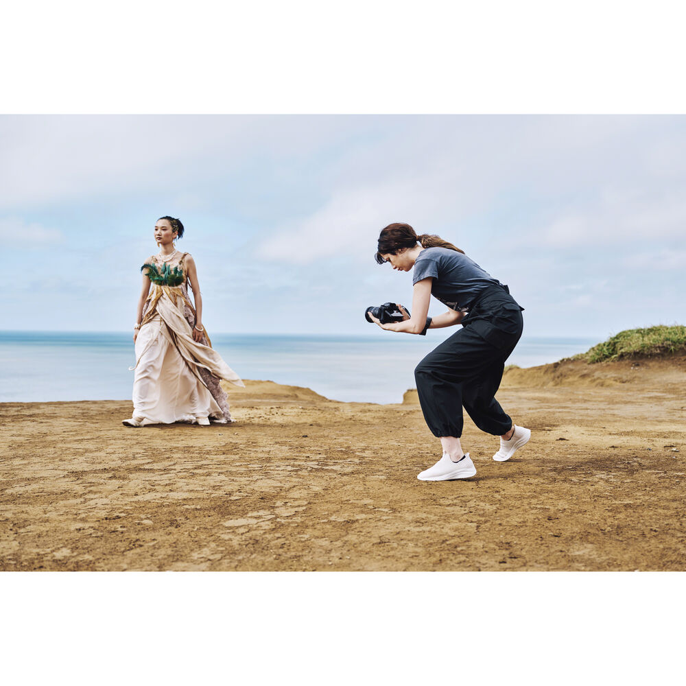 Sony Alpha a1 II Full-Frame Interchangeable Lens Mirrorless Camera + Sony Lens Bundle