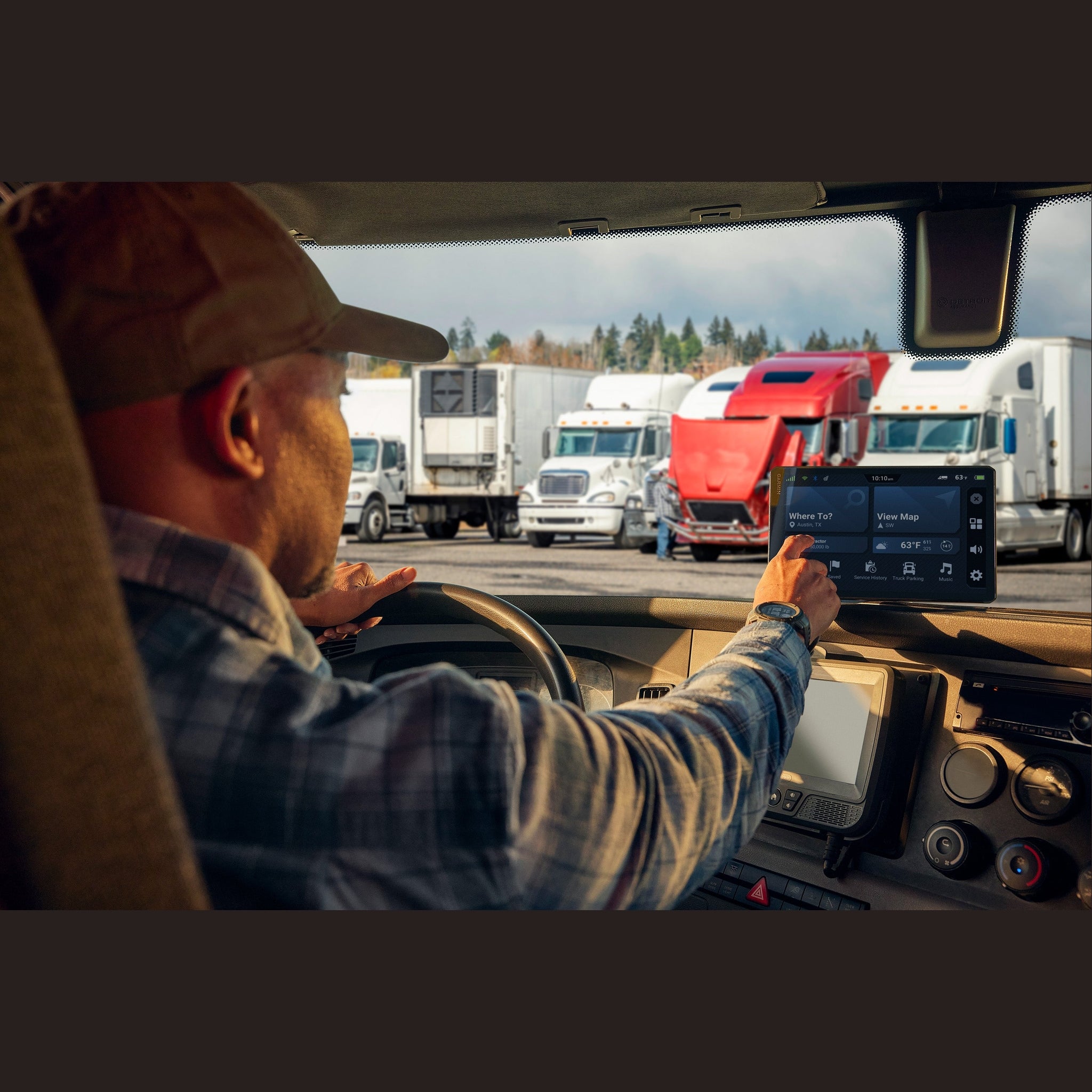 Garmin dezl OTR820, Large, Easy-to-Read 8” GPS Truck Navigator Bundle Garmin