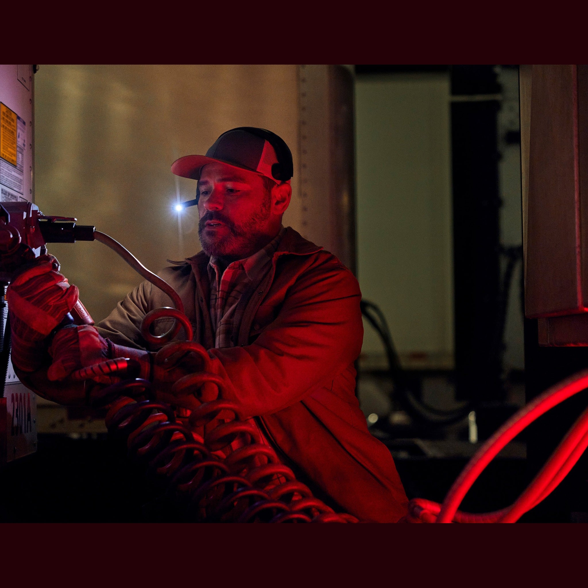 Garmin Dezl OTR620, Large, Easy-to-Read 6” GPS Truck Navigator Bundle