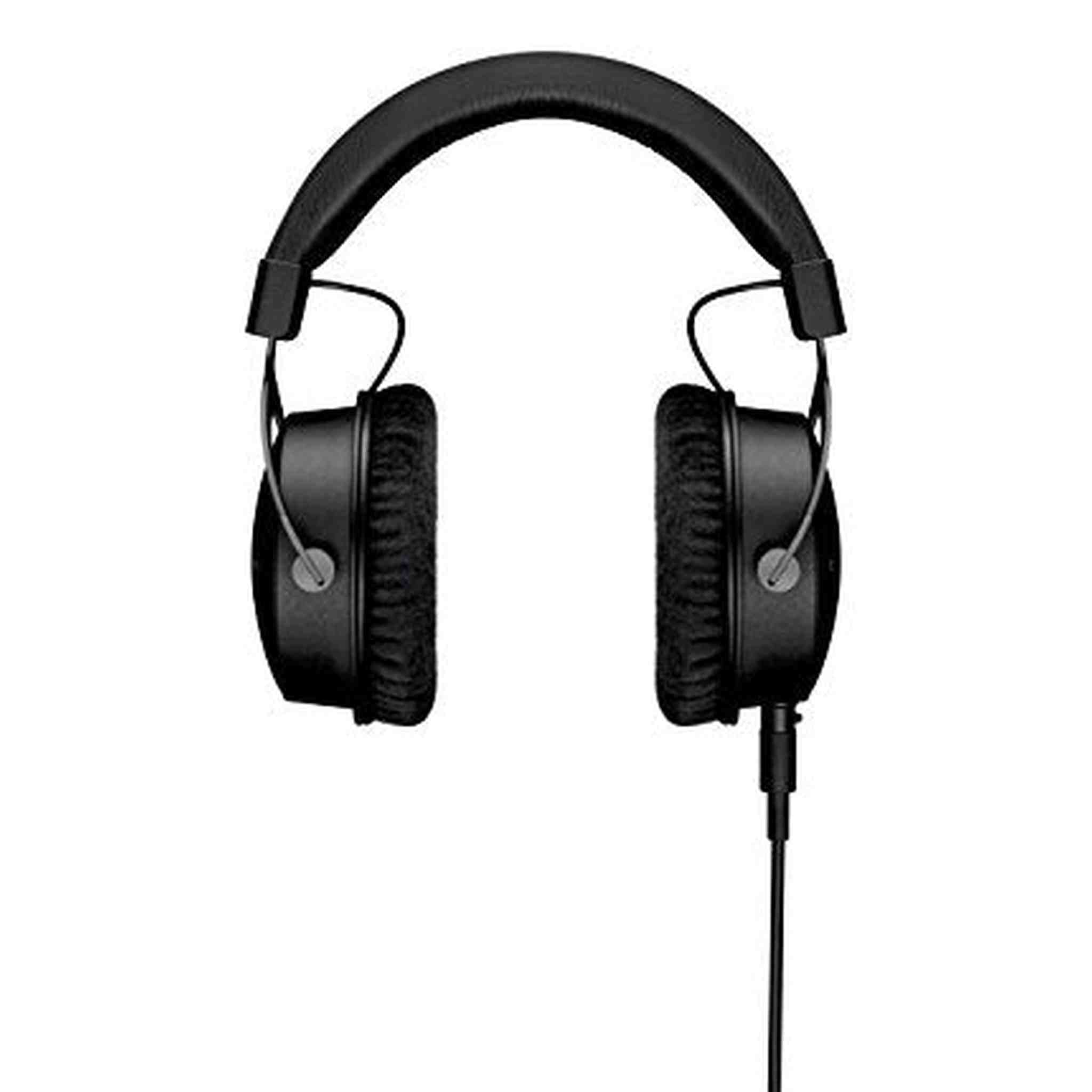 Beyerdynamic DT 1770 Pro 250 Ohm Headphones Bundle with Headphone Splitter