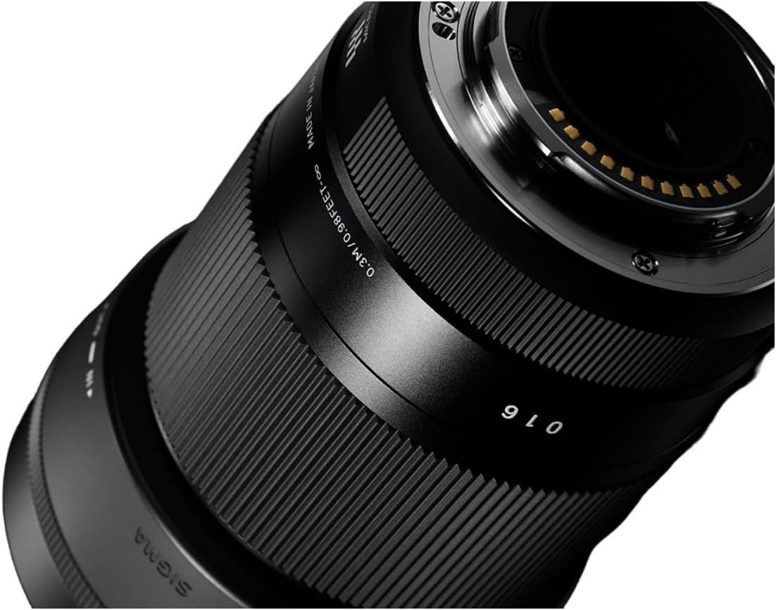 Sigma 30mm f/1.4 DC DN Contemporary Lens Nikon Z + Cleaning Kit + More