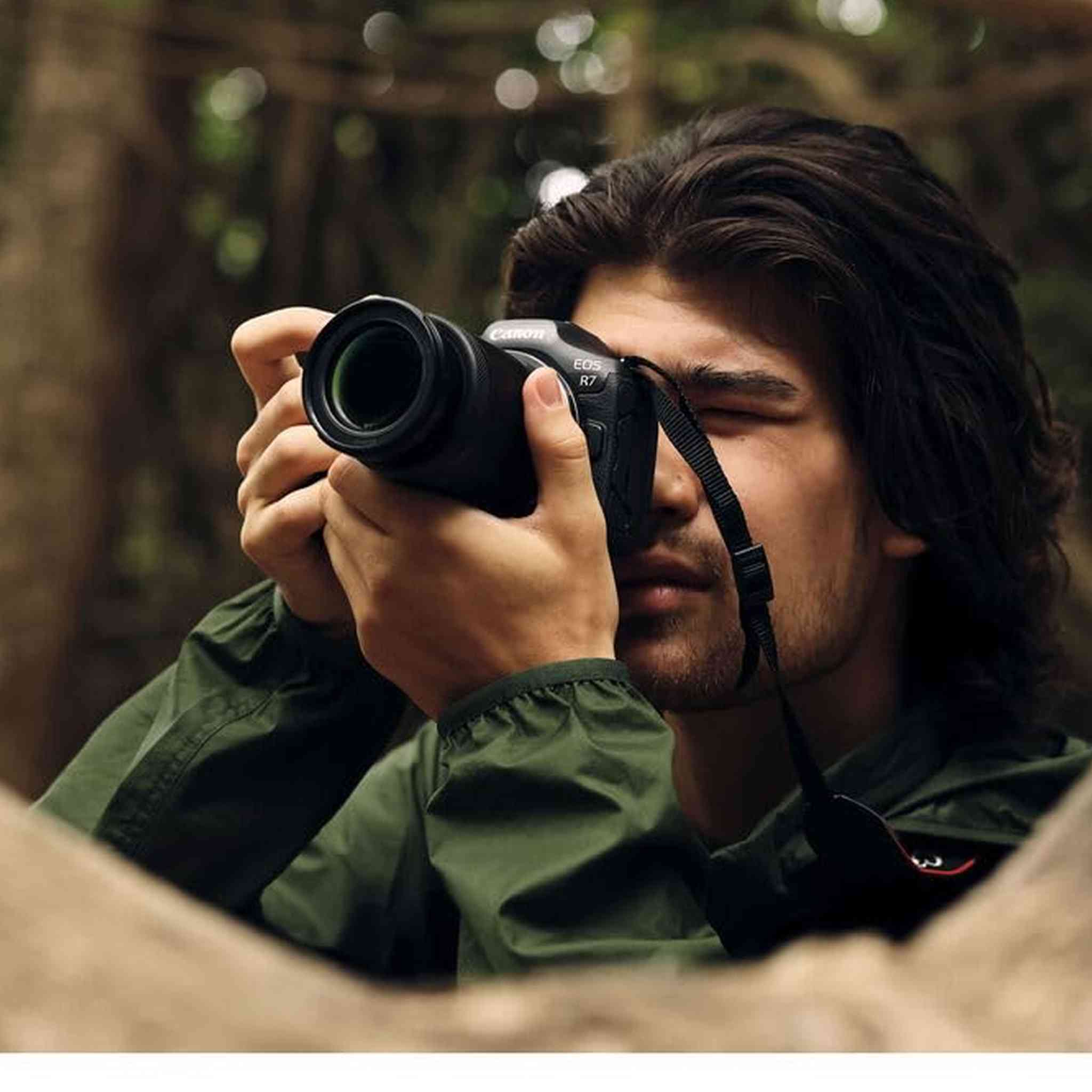 Canon EOS R7 RF-S18-150mm F3.5-6.3 IS STM Lens Kit, Mirrorless Vlogging Camera, 32.5 MP Image Quality, 4K 60p Video, DIGIC X Image Processor, Dual Pixel CMOS AF, Subject Detection, Content Creators