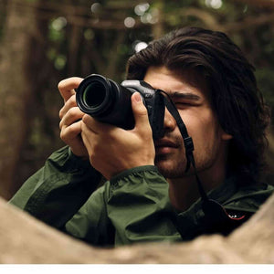 Canon EOS R7 RF-S18-150mm F3.5-6.3 IS STM Lens Kit, Mirrorless Vlogging Camera, 32.5 MP Image Quality, 4K 60p Video, DIGIC X Image Processor, Dual Pixel CMOS AF, Subject Detection, Content Creators