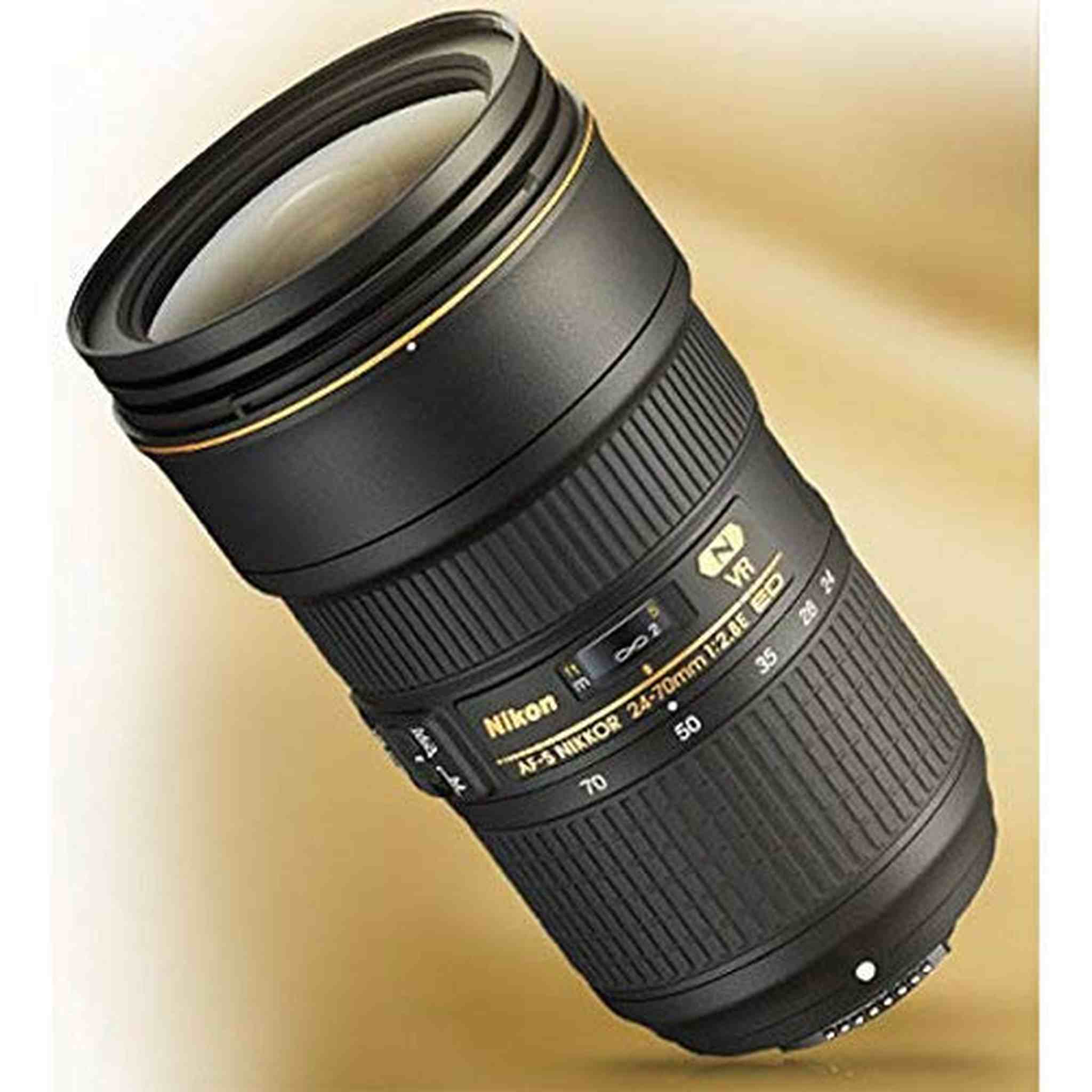 Nikon AF-S FX NIKKOR 24-70mm f/2.8E ED Vibration Reduction Zoom Lens with Auto Focus for Nikon DSLR Cameras Renewed - Reconditioned Nikon