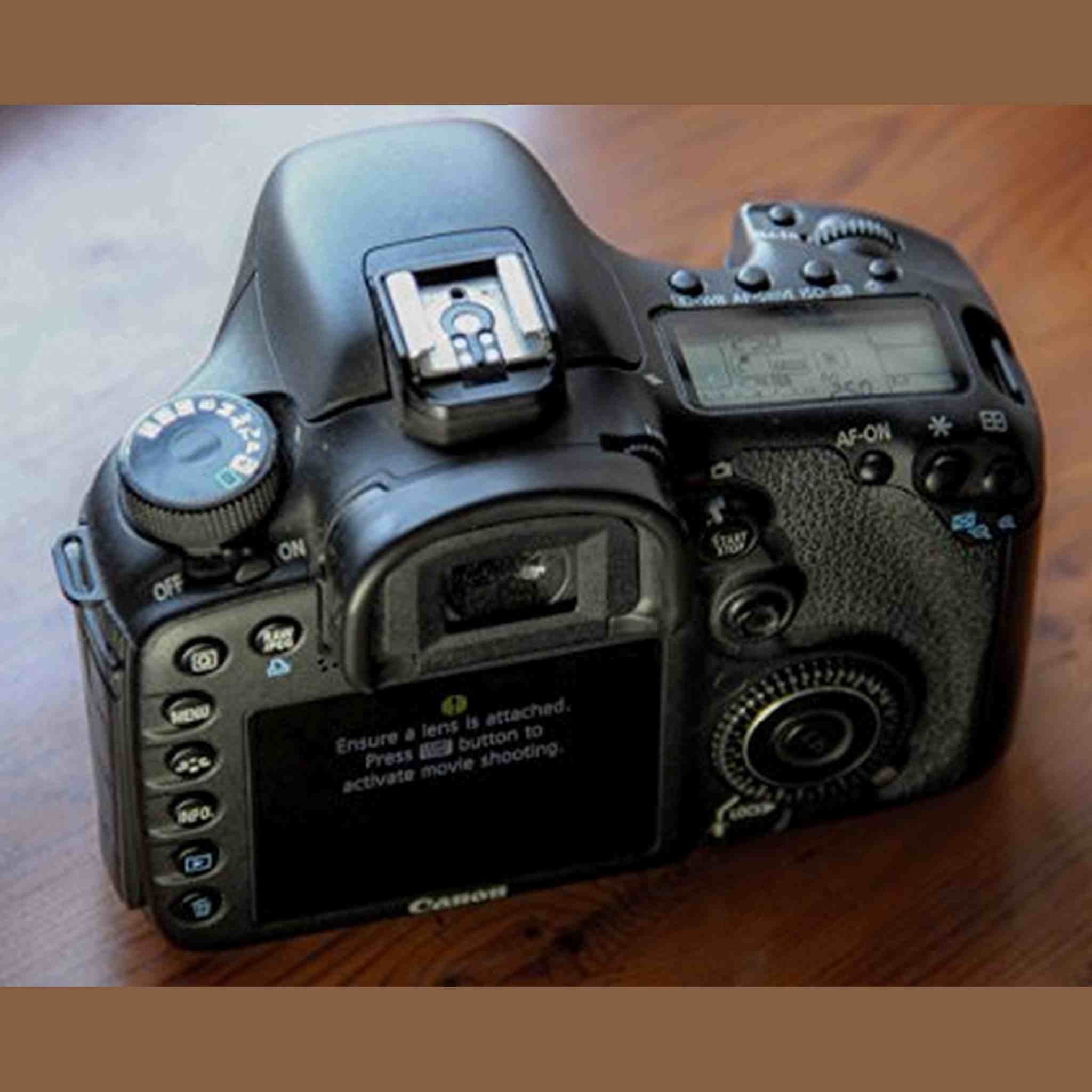 Canon EOS 7D 18 MP CMOS Digital SLR Camera with 3-inch LCD - Used CANON