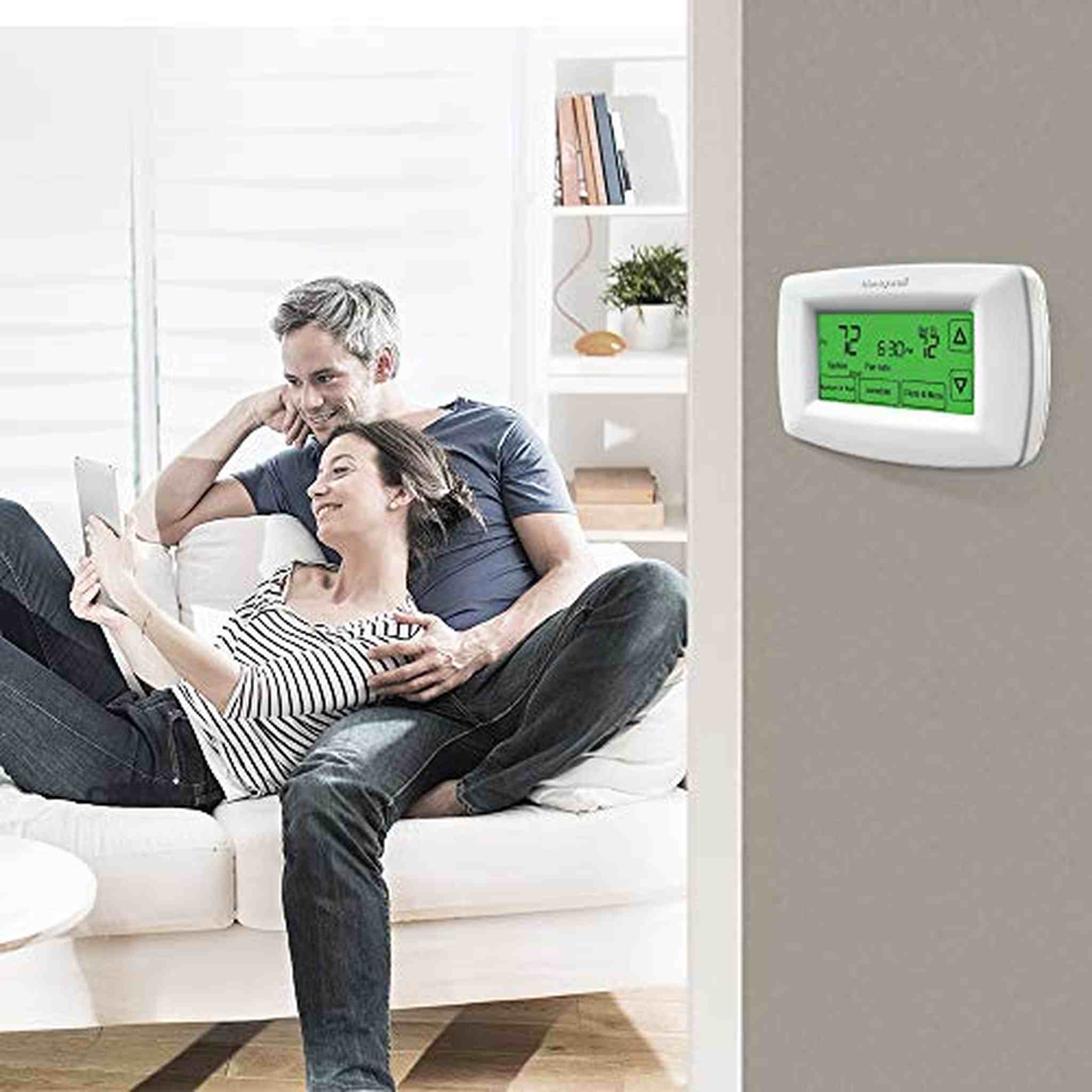 Honeywell Home RTH7600D 7-Day Programmable Touchscreen Thermostat, small, white, 1-pack - Used Honeywell