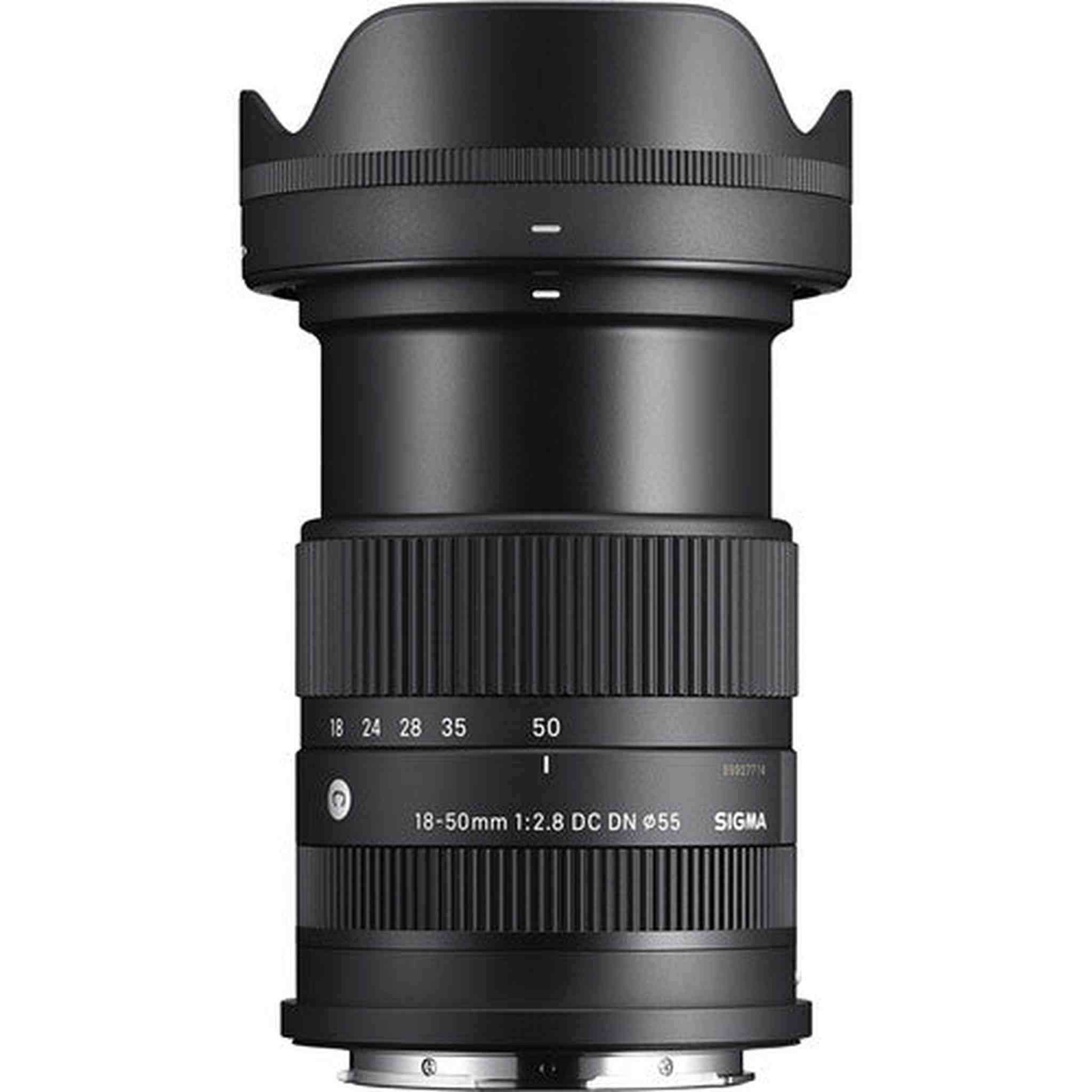 Sigma 18-50mm f/2.8 DC DN Contemporary Lens for Leica L + Bundle