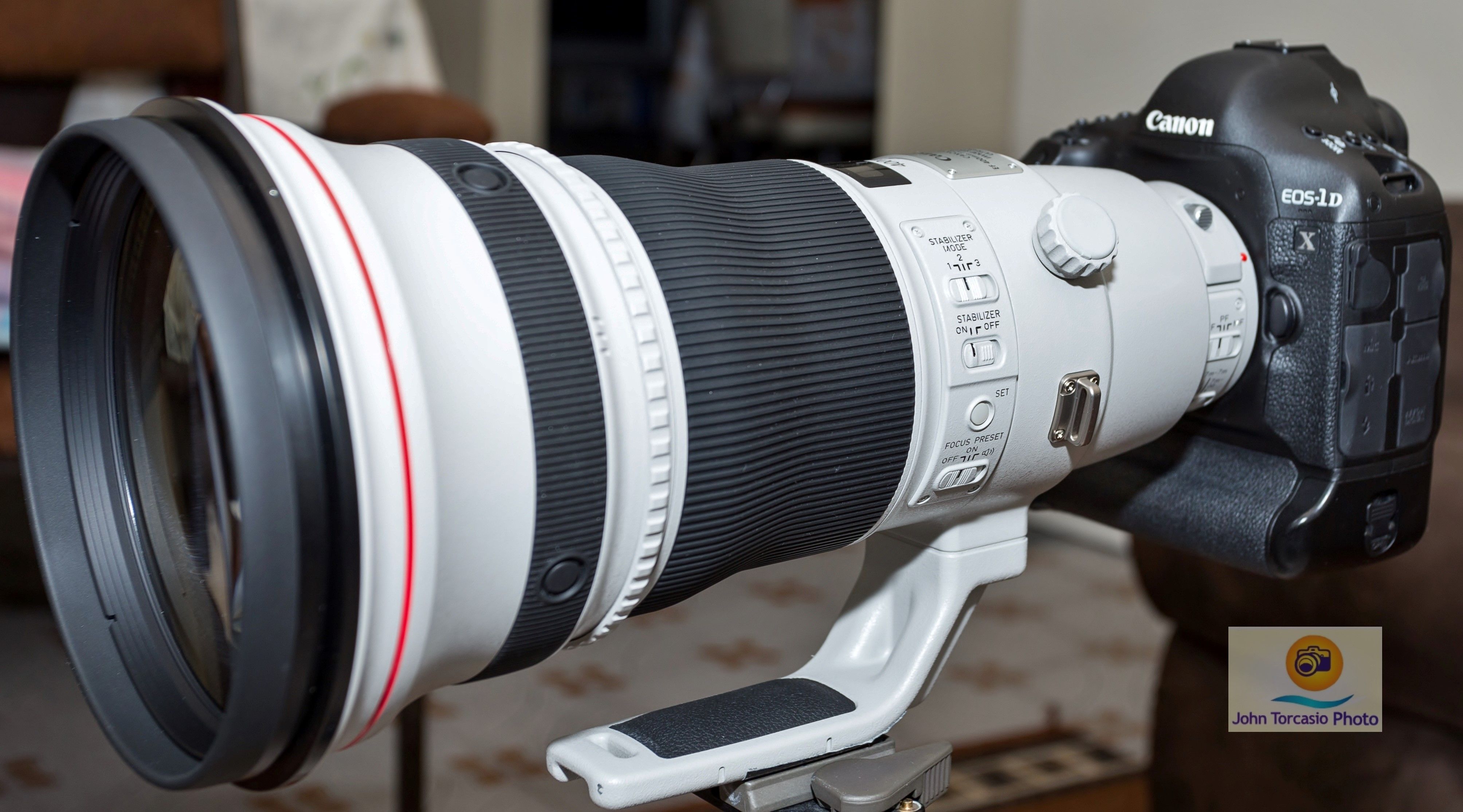 Canon EF 400mm f/2.8L IS III USM Lens With Canon Extender EF 2X III Bundle