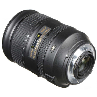 Nikon 28-300 3.5-5.6 AF-S ED VR + Deluxe Lens Cleaning Kit