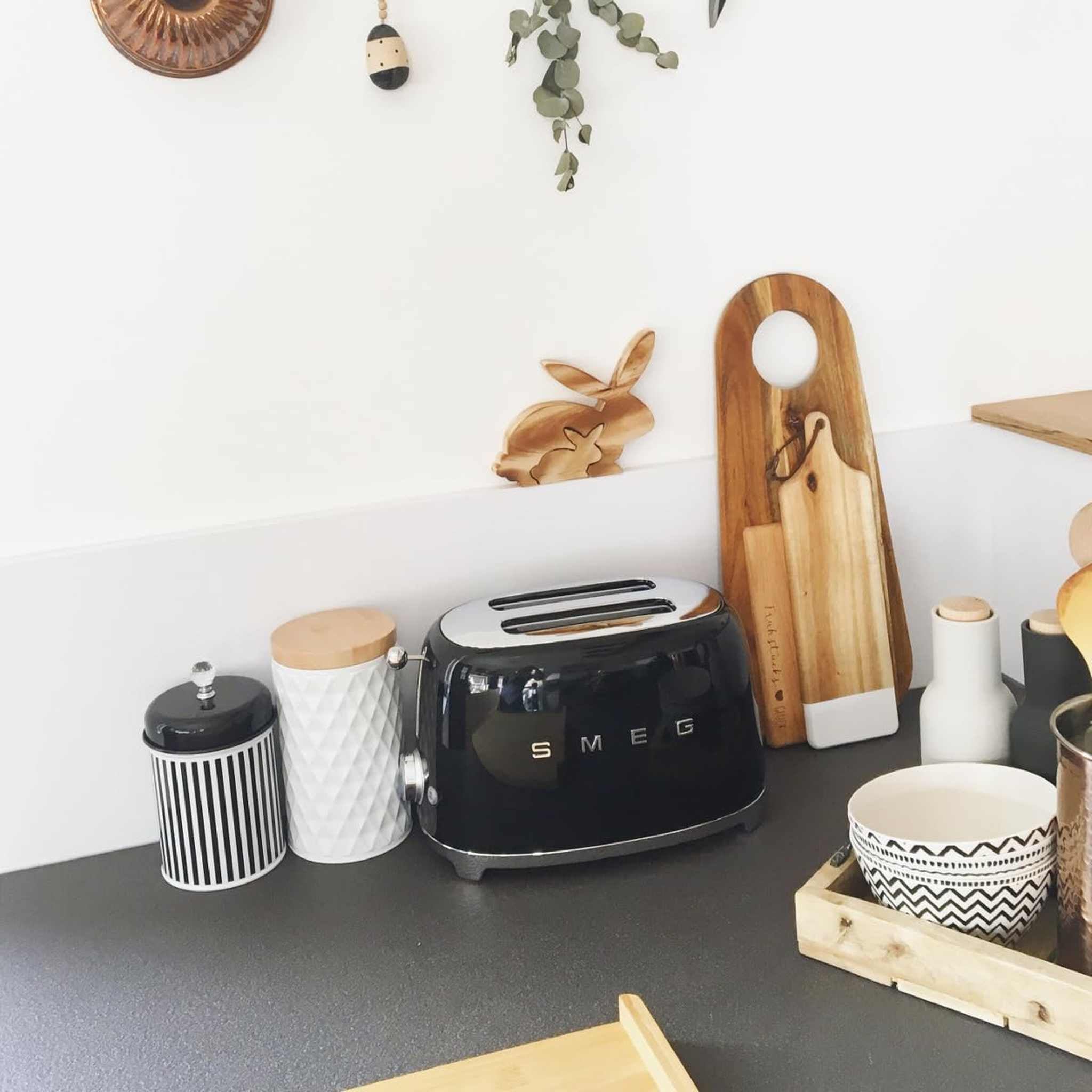 SMEG 2 Slice Toaster with 6 Presets and Defrost Function and Removable Crumb Tray Black