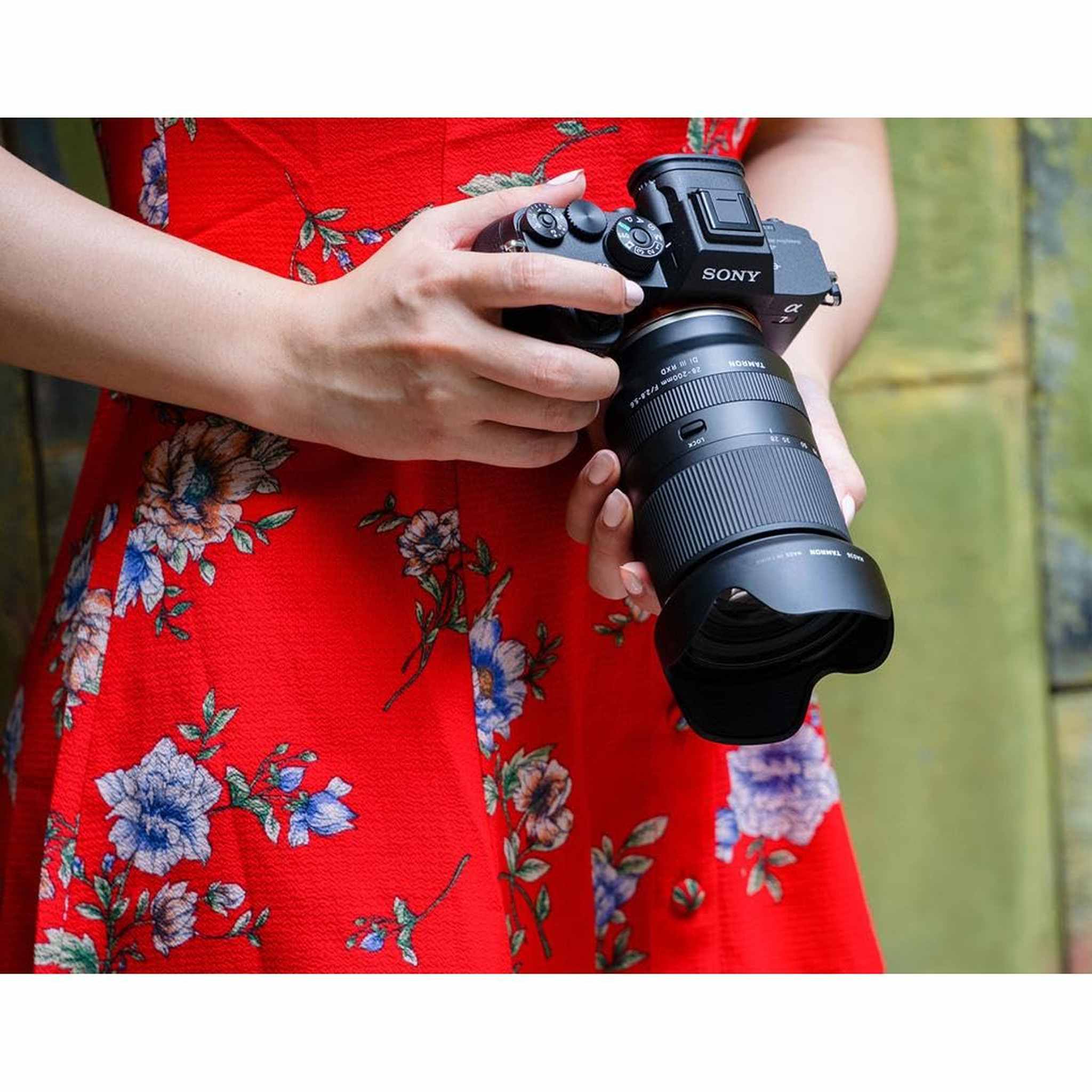 Tamron 28-200 F/2.8-5.6 Di III RXD All-in-One Lens for Sony Mirrorless Full Frame/APS-C E-Mount, Model Number: AFA071S700, Black