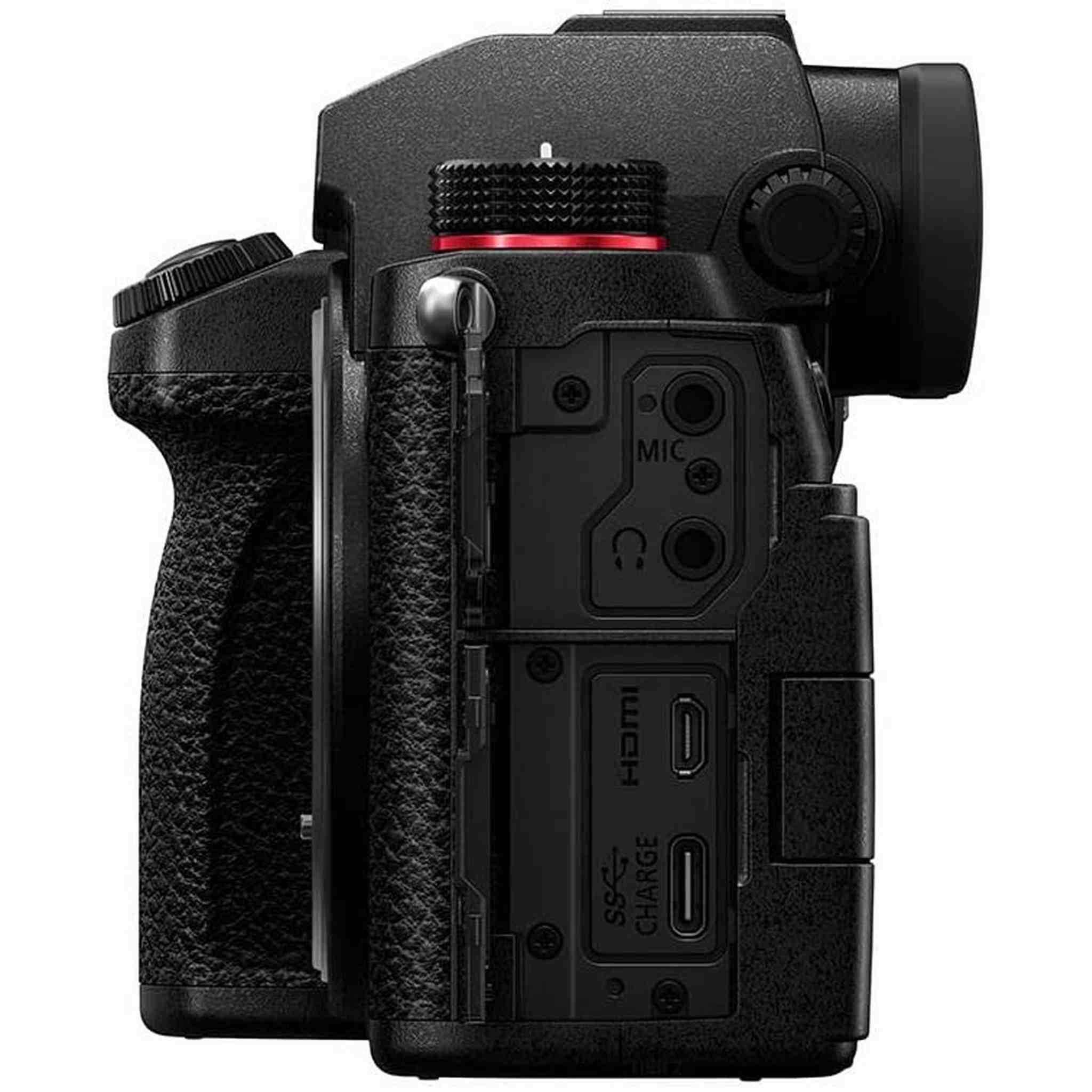 Panasonic Lumix DC-S5 Mirrorless Digital Camera with Lumix S 20-60mm f/3.5-5.6 L-Mount Lens DMW-BGS5 Battery Grip