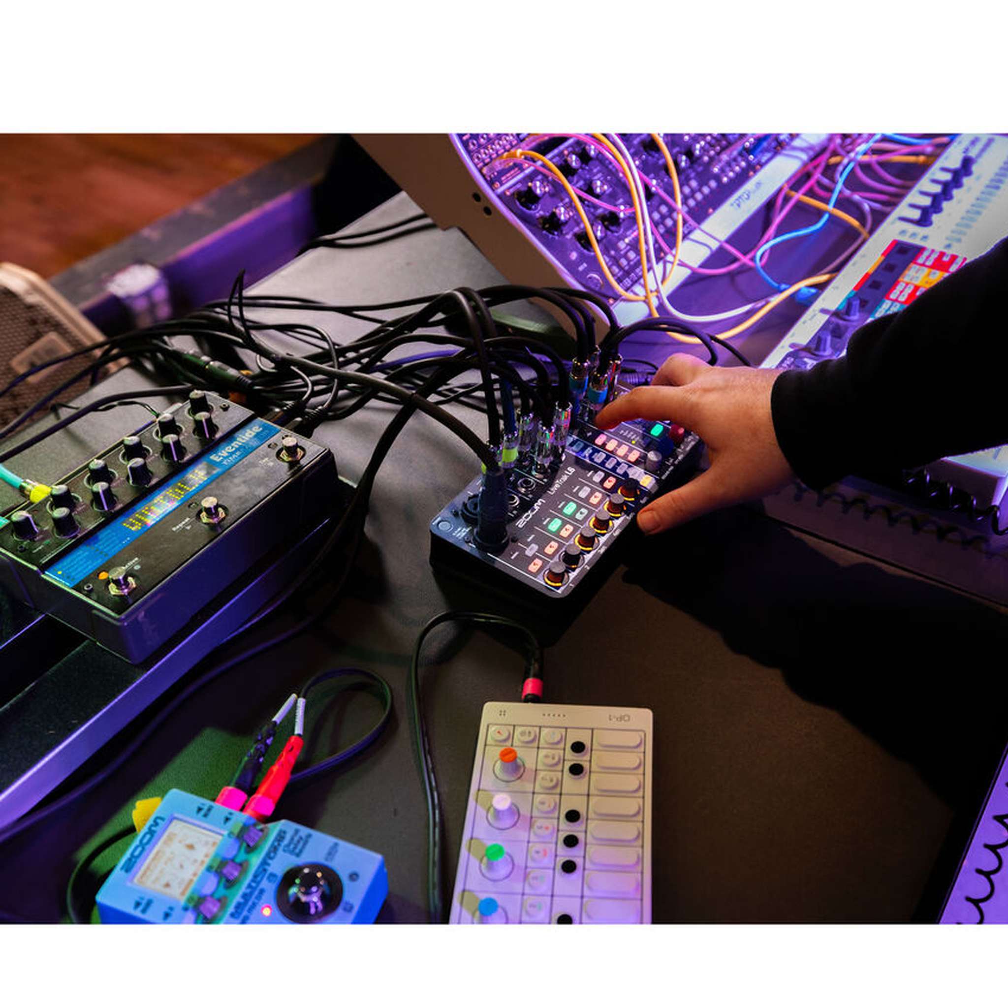 Zoom LiveTrak L-6 Portable 6-Channel Digital Mixer, USB C to Male USB C Cable