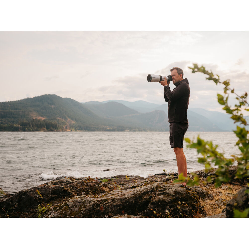 FUJIFILM XF 500mm f/5.6 R LM OIS WR Lens + Cleaning kit + Backpack + More