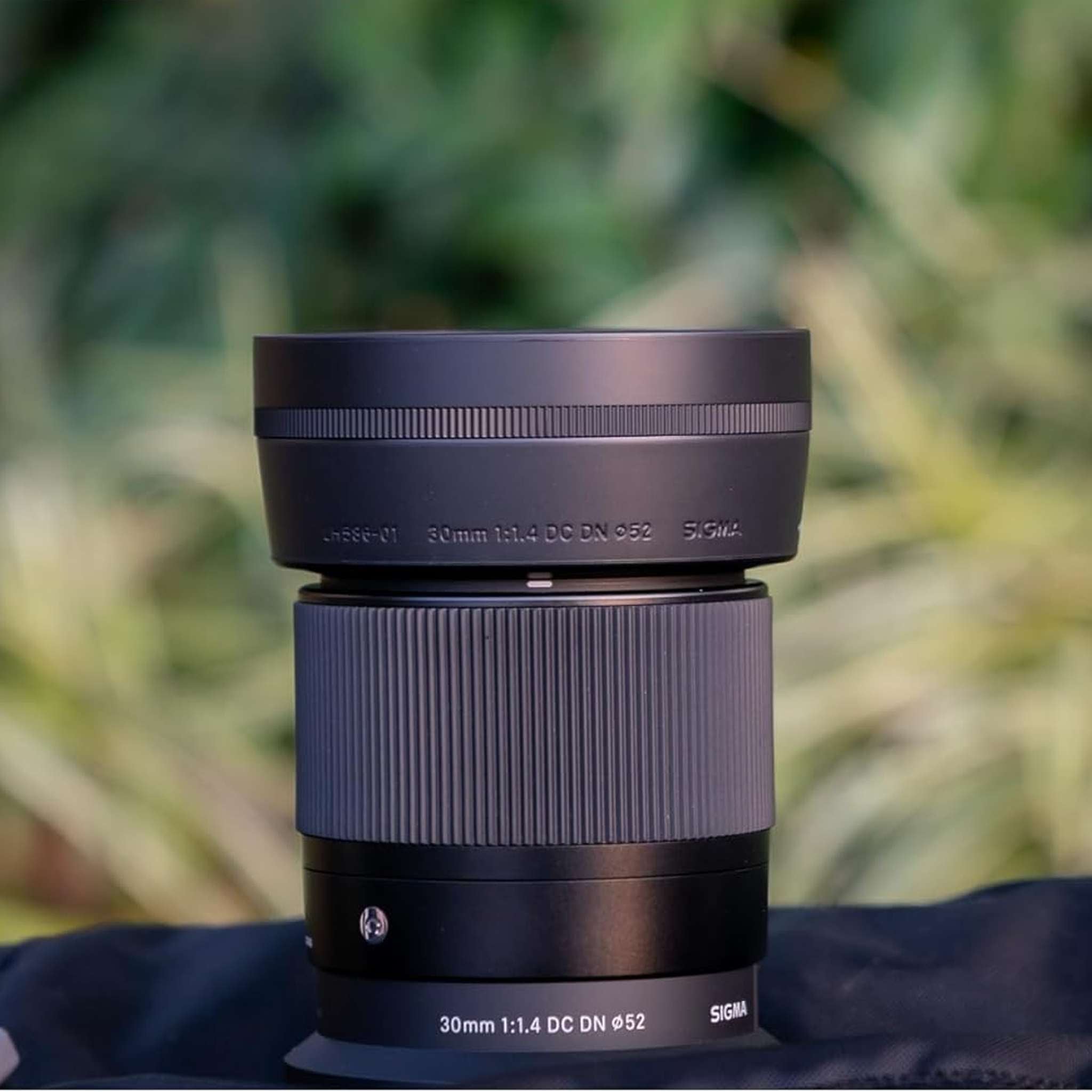 Sigma 30mm f/1.4 DC DN Contemporary Lens Nikon Z + Cleaning Kit + More