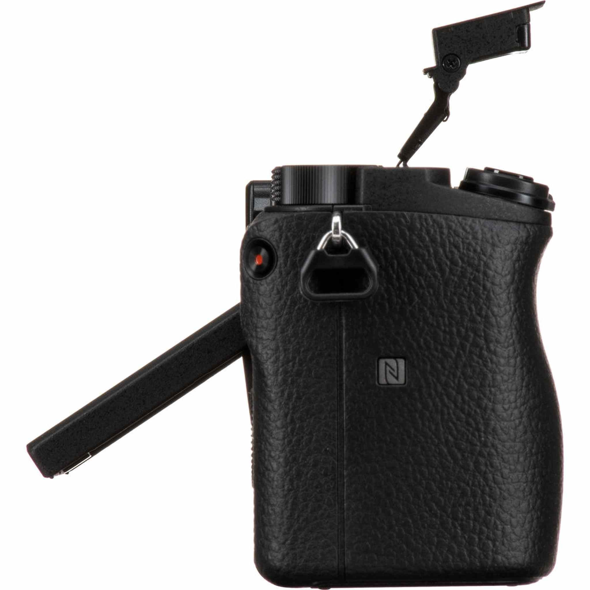 Sony a6400 Mirrorless Camera with 16-50mm f/3.5-5.6 II Lens Black - Bundle