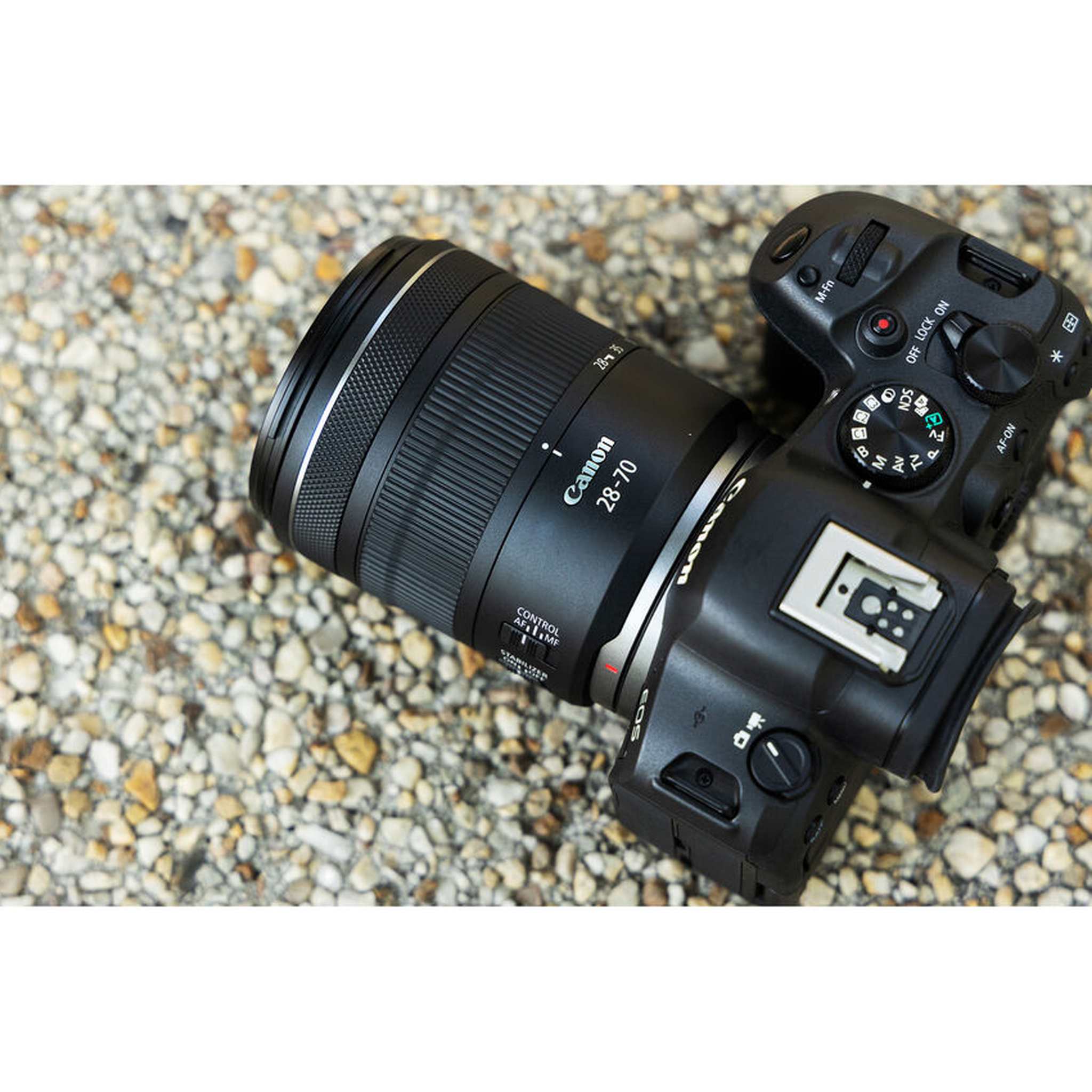 Canon RF 28-70mm f/2.8 IS STM Lens Canon RF + Lens Filter Kit + Cleaning Kit + More