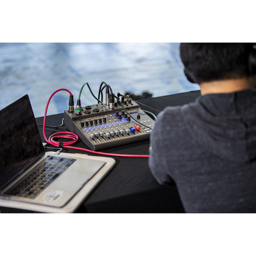 Zoom LiveTrakL-8 Portable 8-Channel Digital Mixer and Multitrack Recorder,Bundle