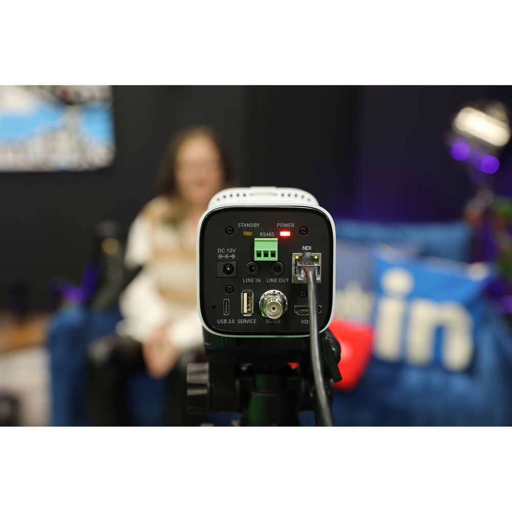 PTZOptics 4K Camera White | 20x Zoom, UHD60, NDI|HX2, Pro Streaming for Events - Bundle