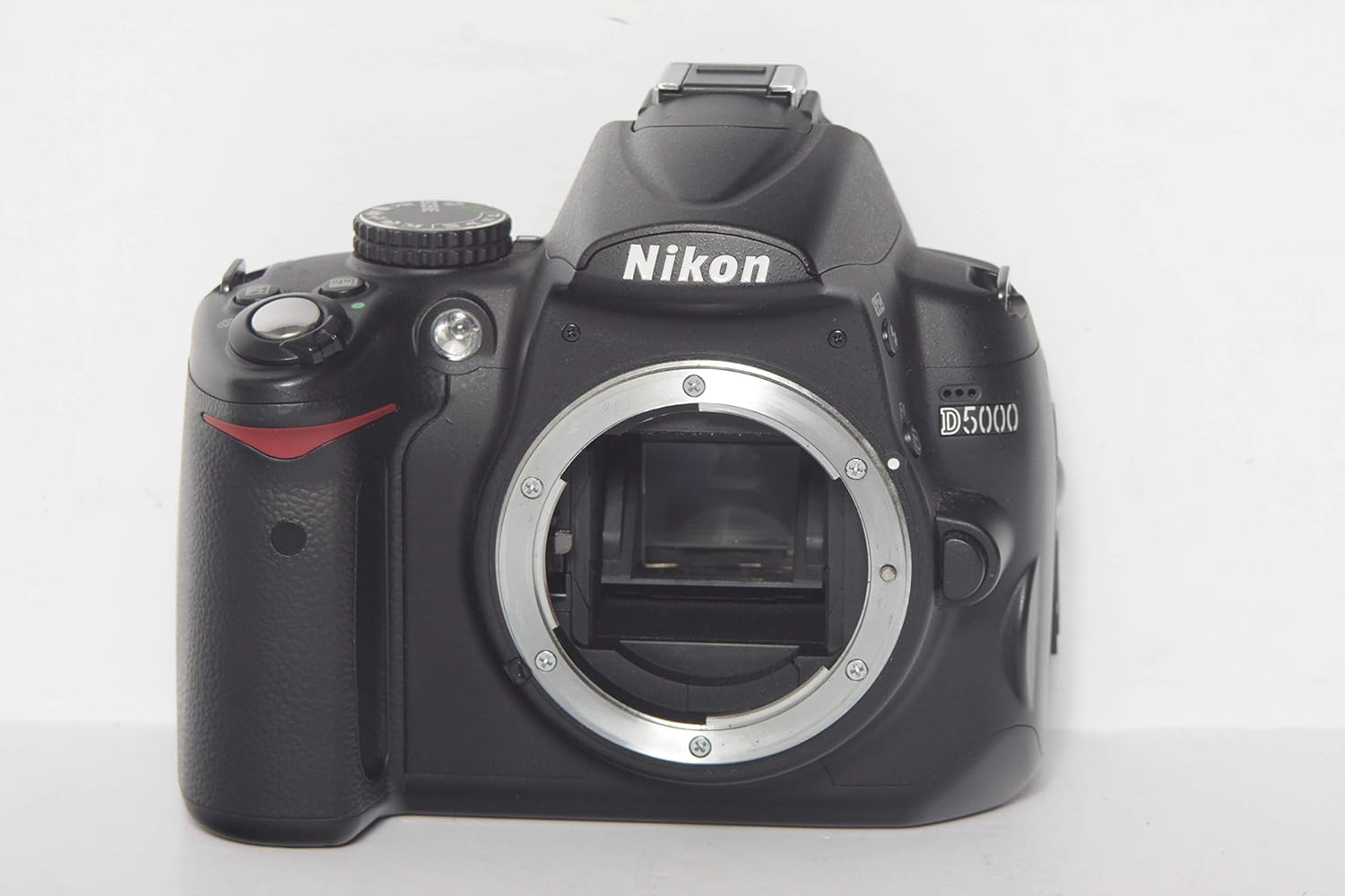Nikon D5000 12.3 MP DX Digital SLR Camera with 2.7-inch Vari-angle LCD (Body Only) - Reconditioned