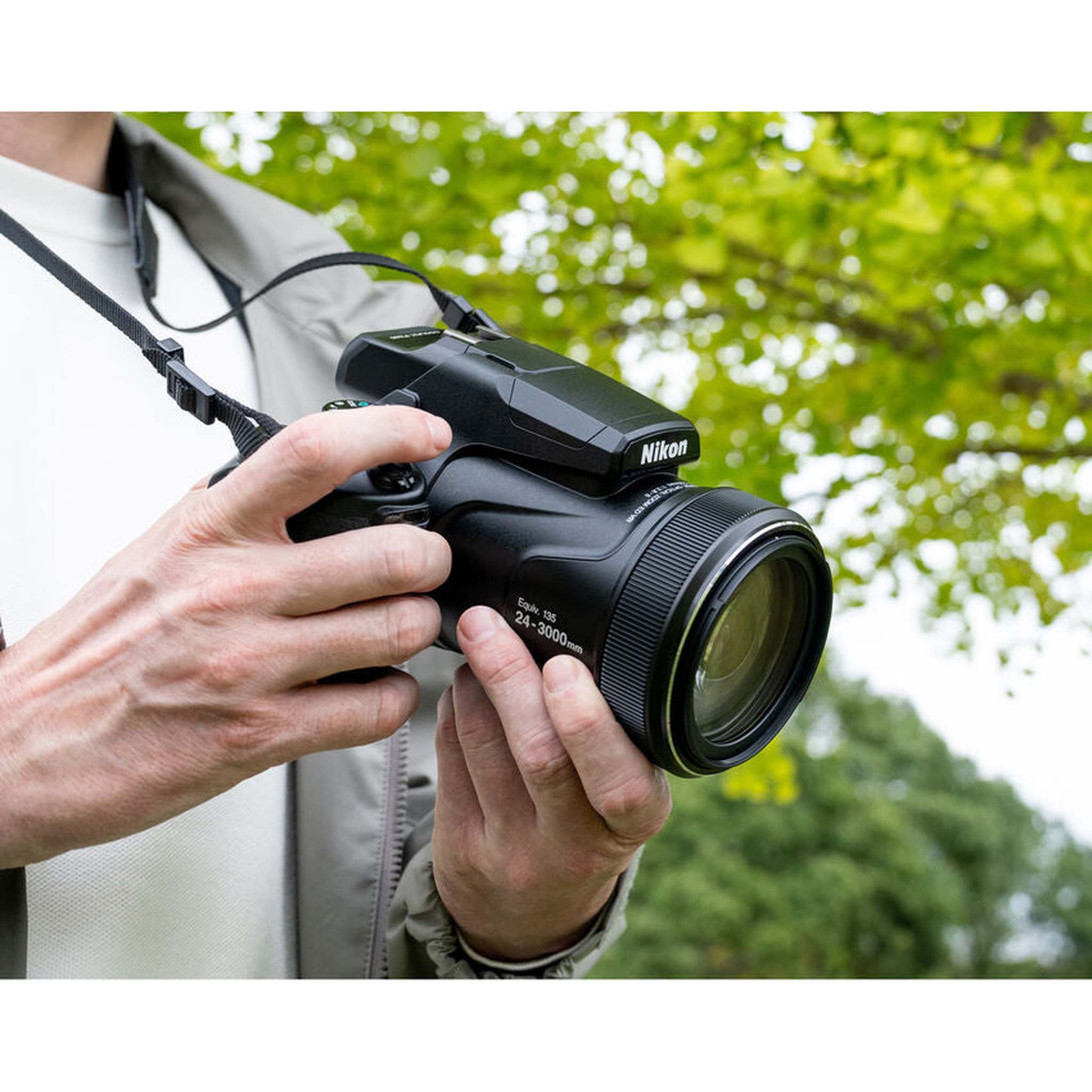 Nikon COOLPIX P1100 125x Super Zoom Compact Digital Camera + Mic + Monitor - Bundle - Reconditioned Nikon