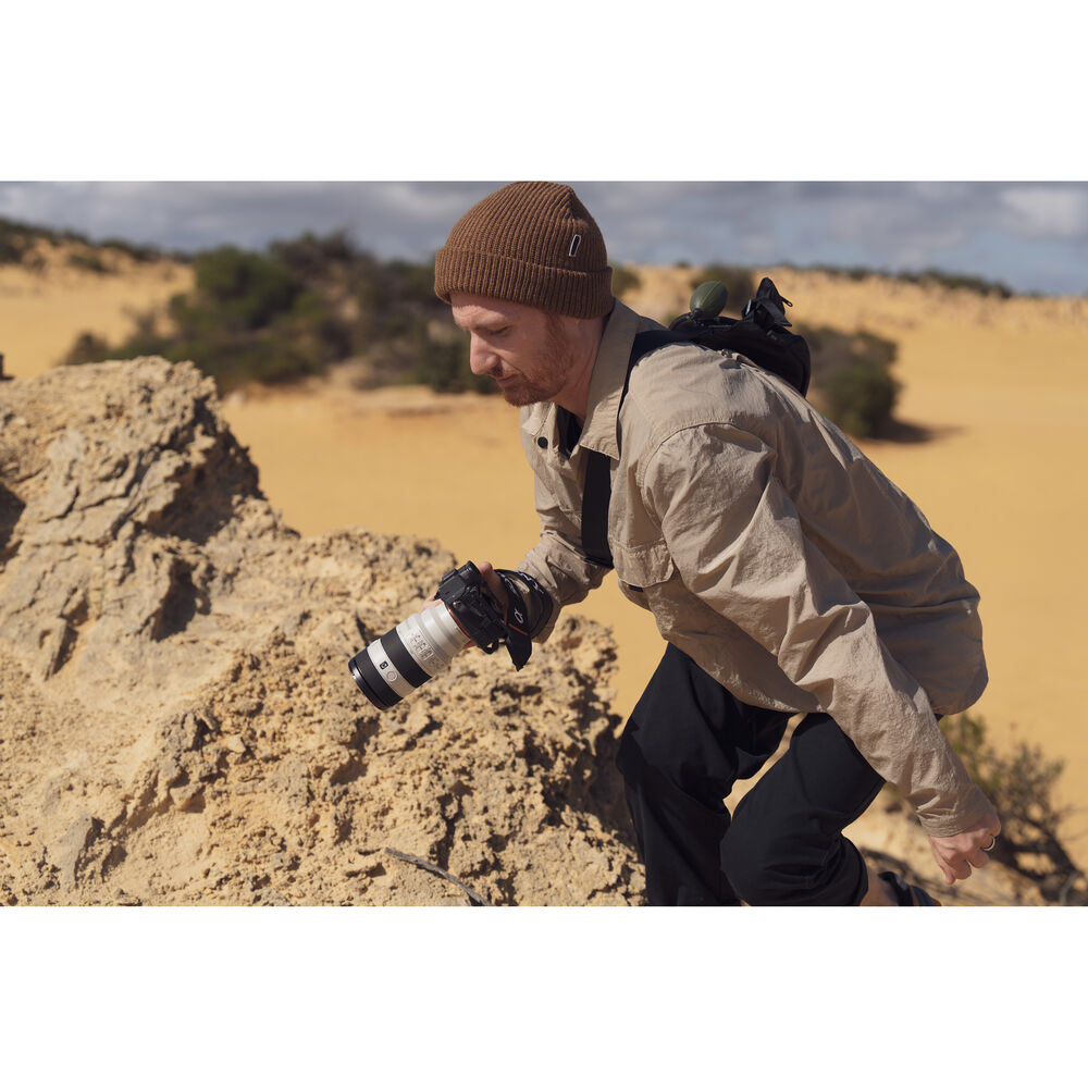 Sony FE 70-200mm f/4 Macro G OSS II Full-Frame Compact Telephoto Zoom Lens - Bundle