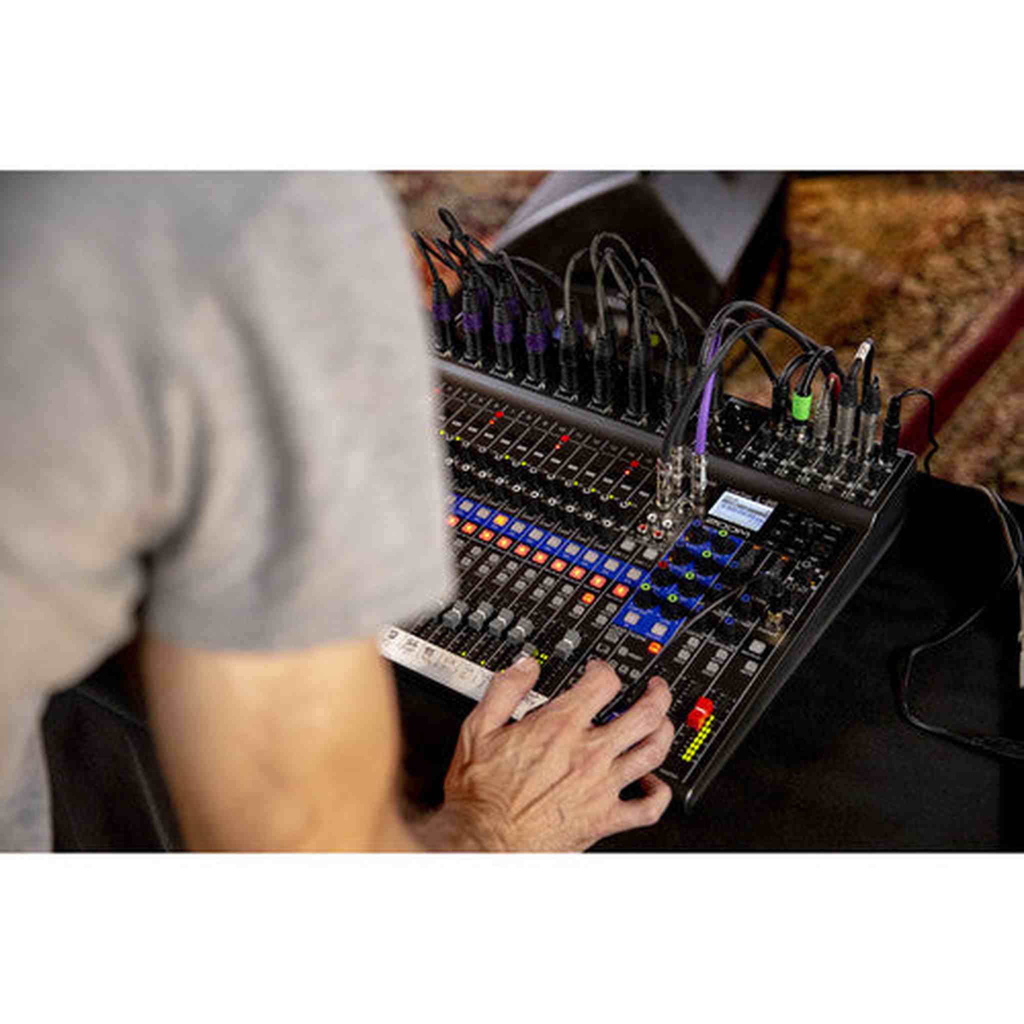 Zoom LiveTrak L-20 Digital Mixer & Multitrack Recorder, 20-Input/ 22-Channel SD Card Recorder, 22-in/4-out USB Audio Interface, 6 Customizable Outputs, Wireless iOS Control