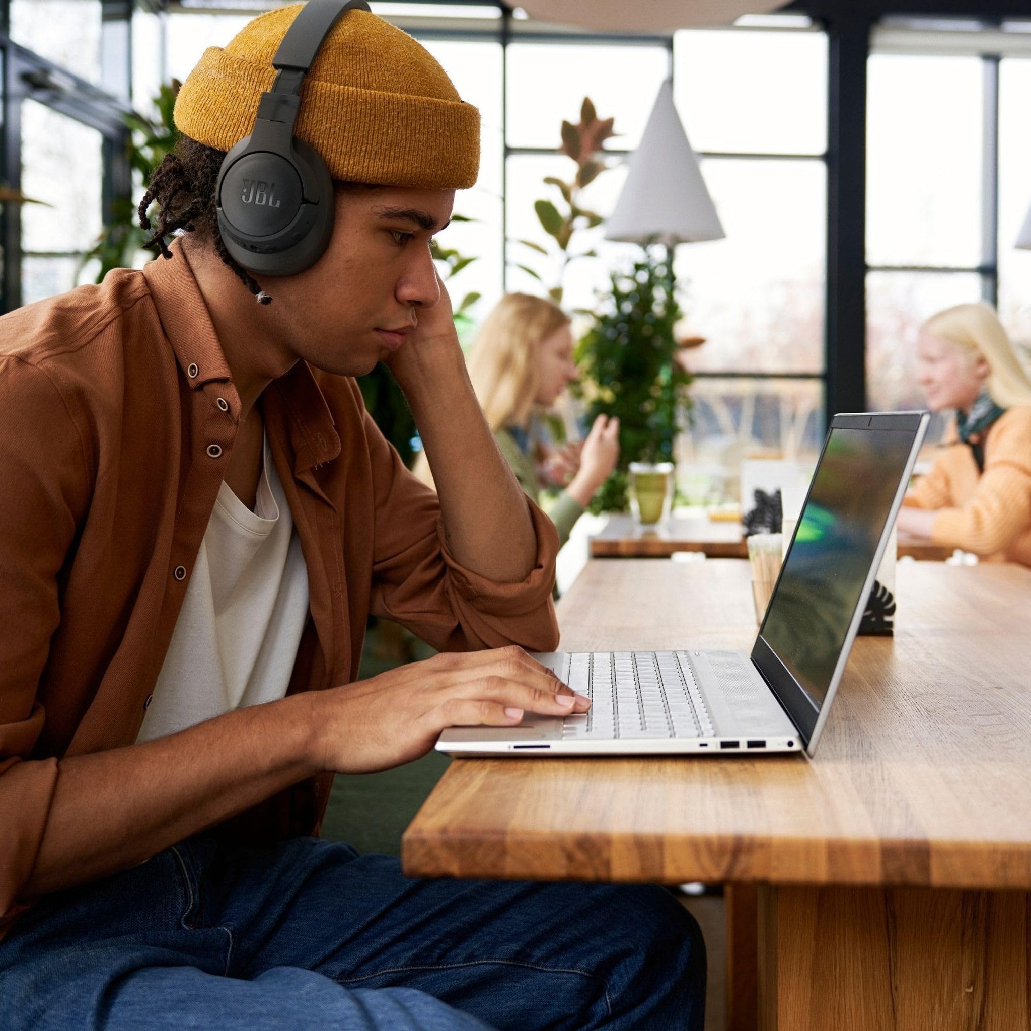 JBL Tune 770NC - Adaptive Noise Cancelling Black