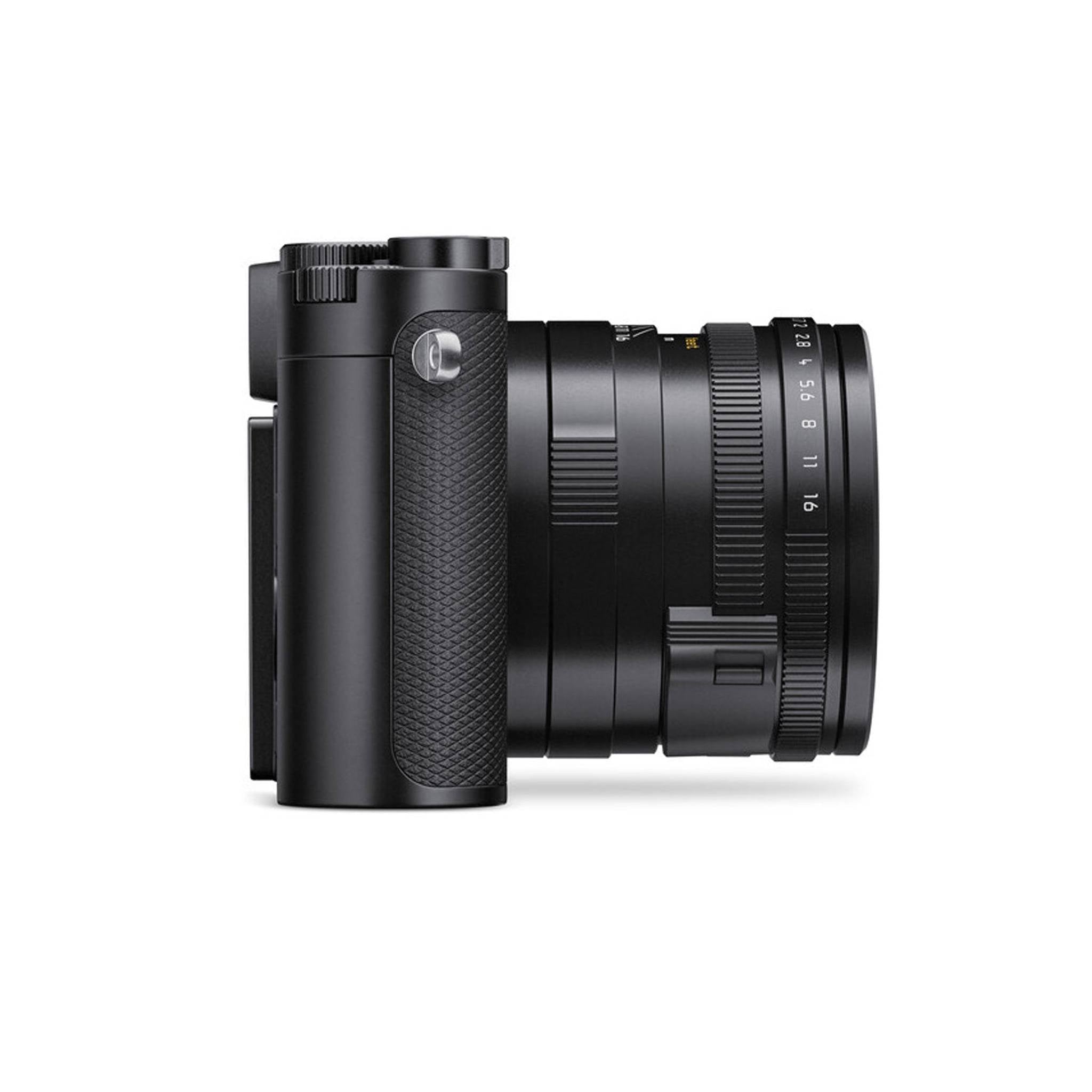 Leica Q3 Digital Camera with Leica SF 40 Flash