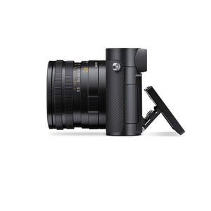 Leica Q3 Digital Camera with Leica SF 40 Flash
