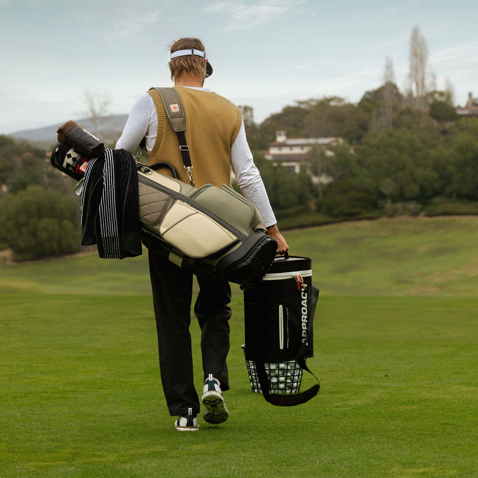 Garmin Approach R50 Premium Golf Launch Monitor and Simulator Bundle