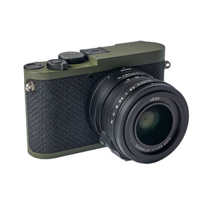 Leica Q2 Reporter Edition Digital Camera with memory card camera case tripod & more Leica