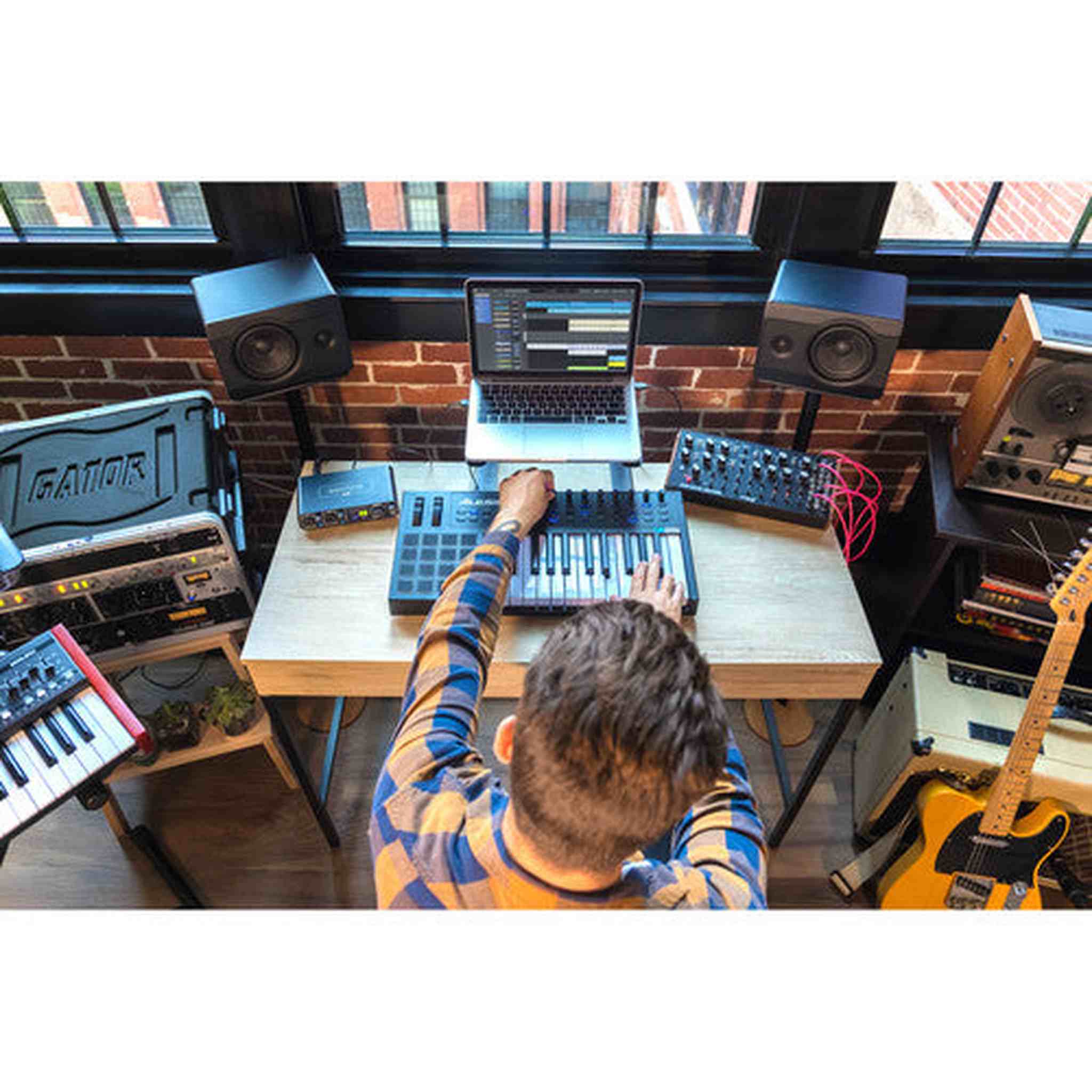 MOTU M2 USB-C Audio/MIDI Interface Bundle MOTU