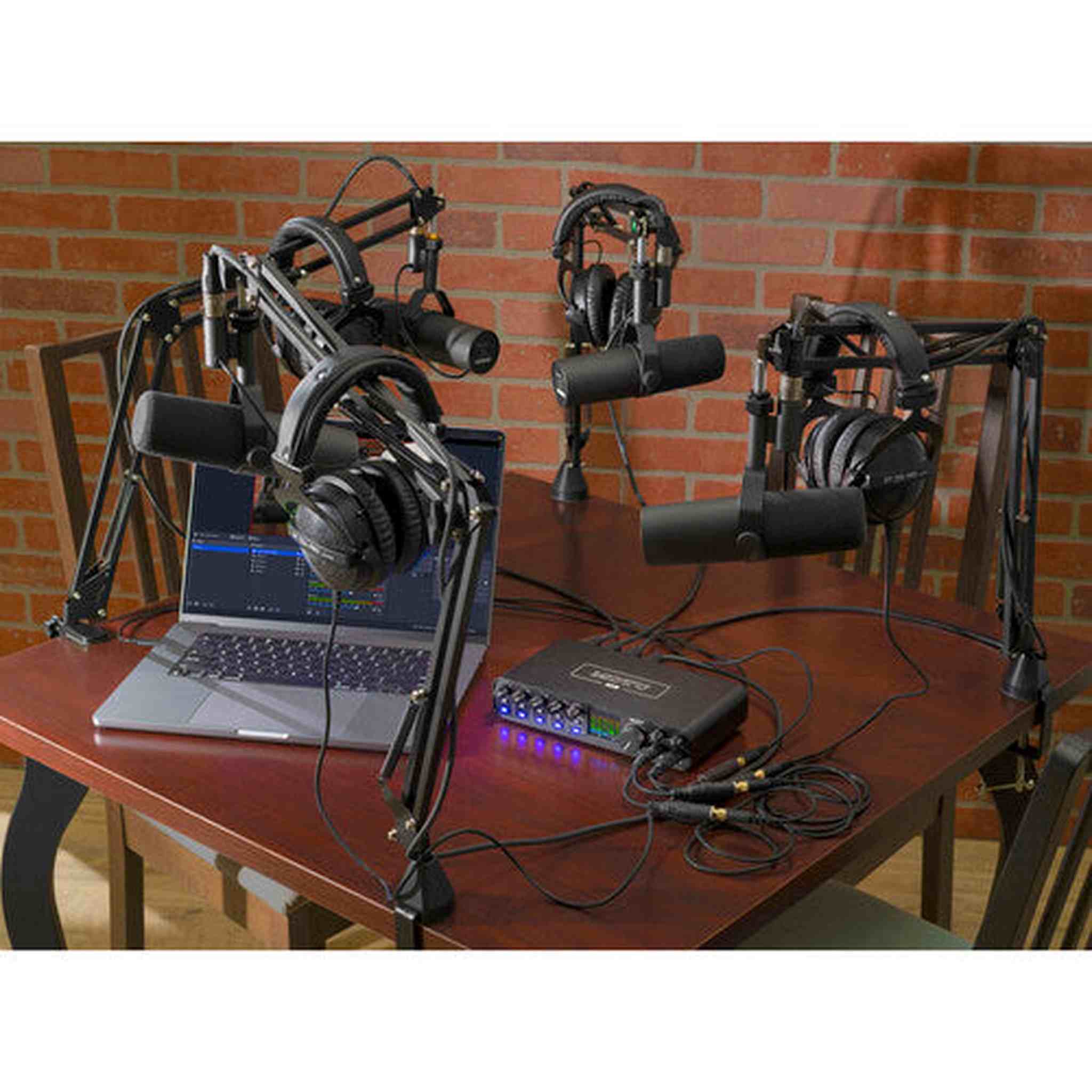 MOTU M6 USB-C Audio/MIDI Interface Bundle MOTU