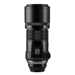 Olympus M.Zuiko Digital ED 300mm f/4 IS PRO Lens Bundle