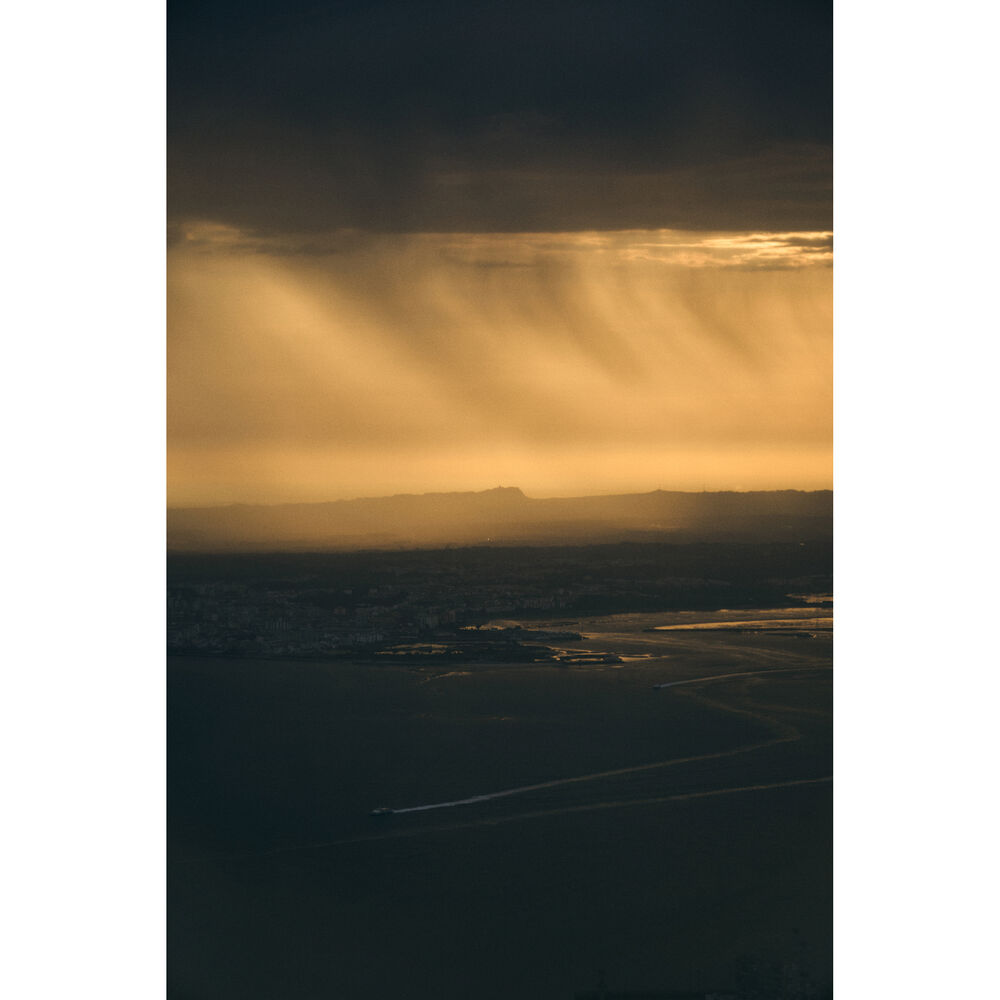 Sigma 16-300mm f/3.5-6.7 DC OS Contemporary Sony E Bundle 2