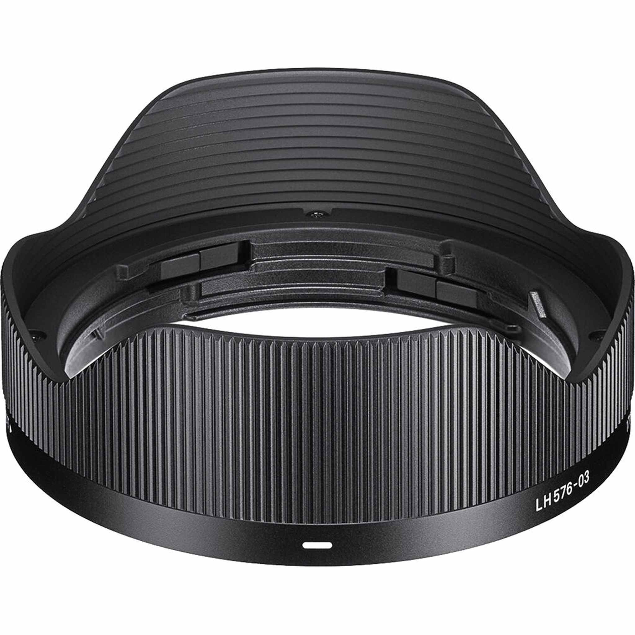 Sigma 17mm f/4 DG DN Contemporary Leica L Bundle