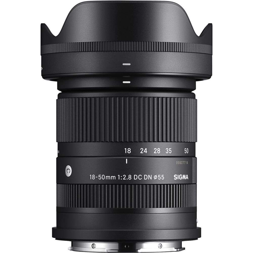 Sigma 18-50mm f/2.8 DC DN Contemporary Lens for Leica L With Accessories