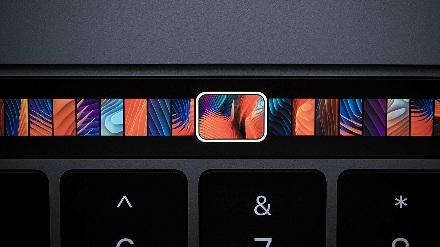 Apple 15.4" MacBook Pro with Touch Bar 2018 - Silver - 2.6 Ghz CPU - 16 GB RAM - 512 GB SSD Accessory Kit